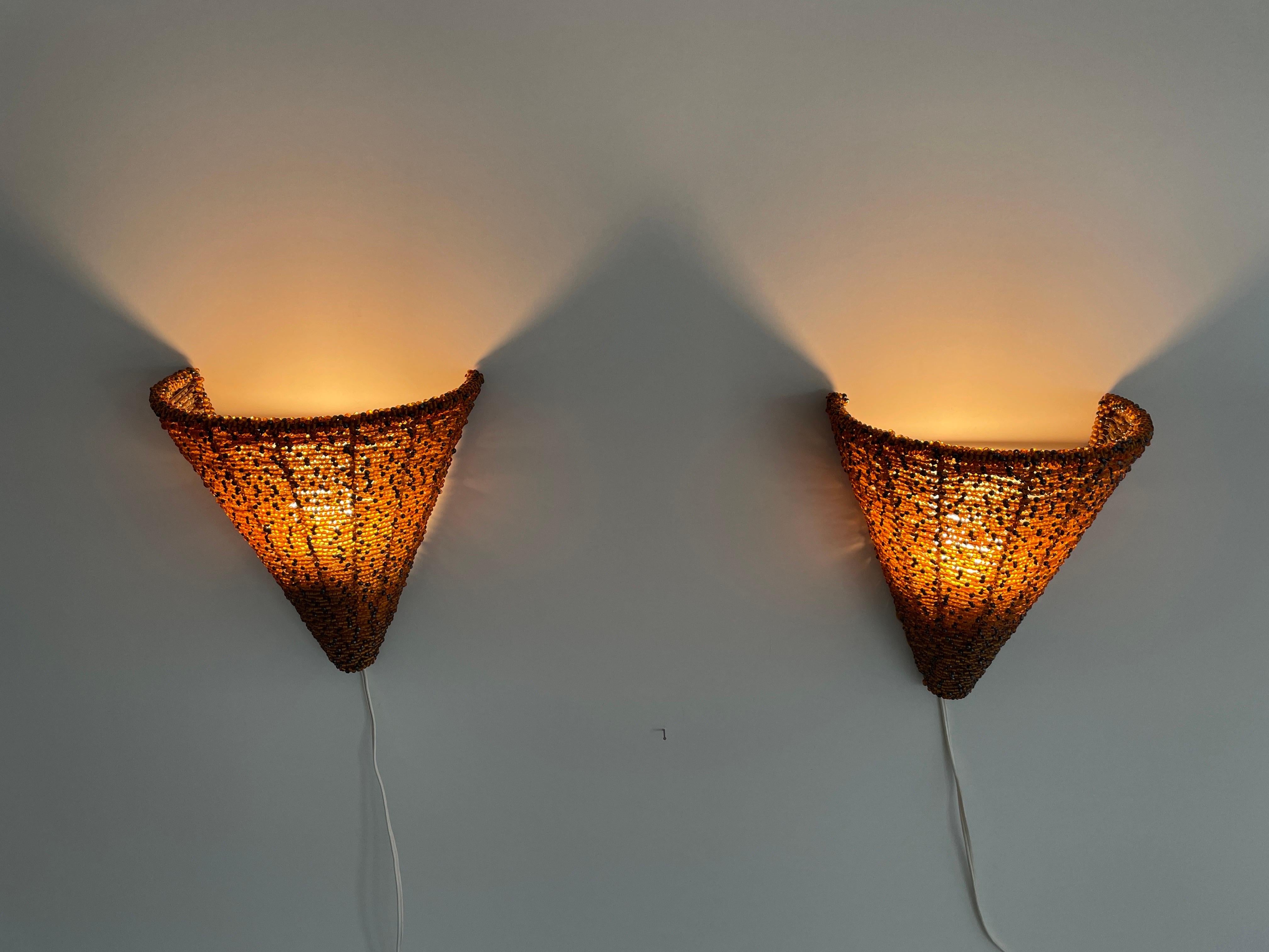 Coppia di lampade in vetro di Murano dal raro design conico, anni '60, Italia in vendita 5
