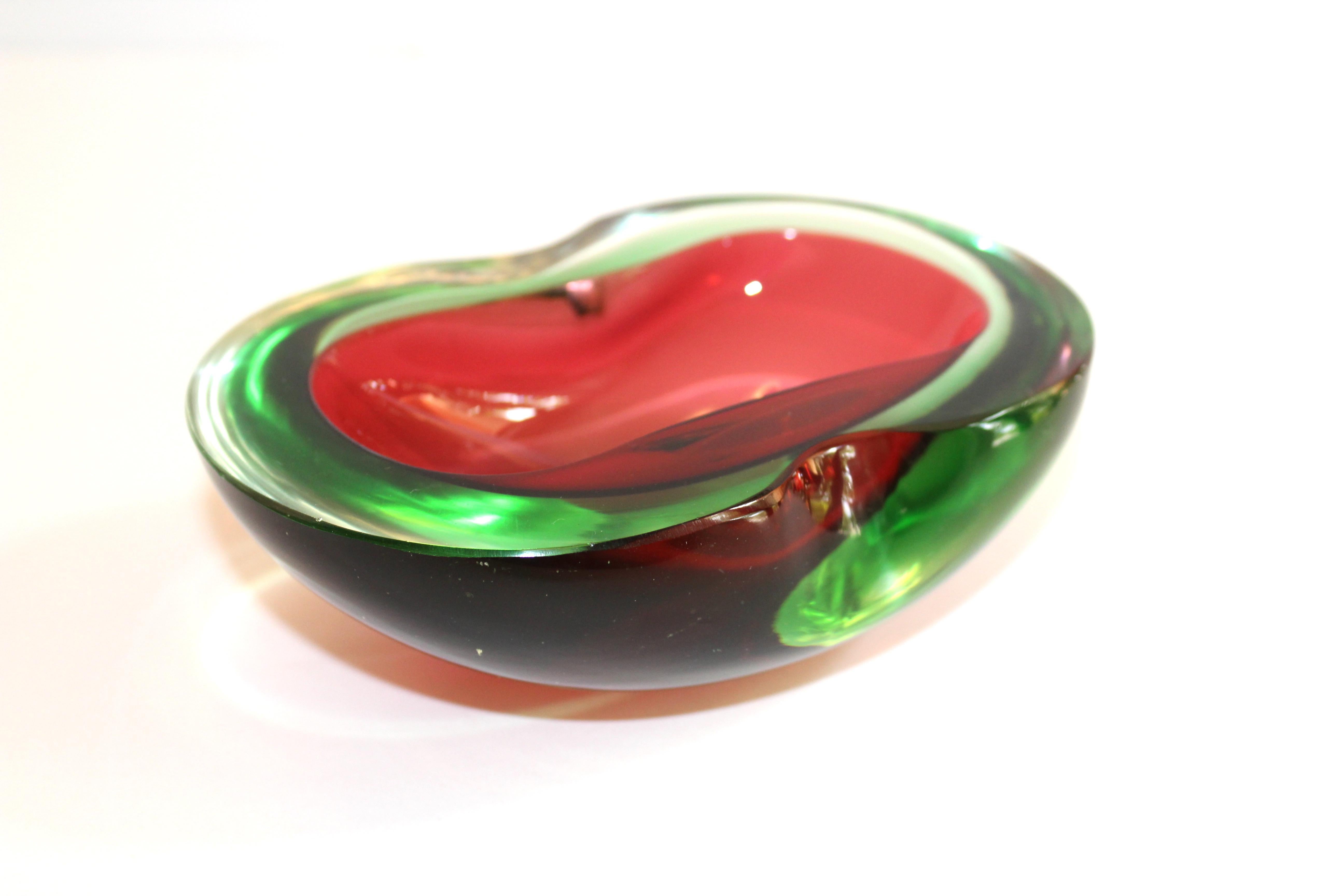 Mid-Century Modern Murano Glass Red and Green Sommerso Ashtray and Bowl, 1960s