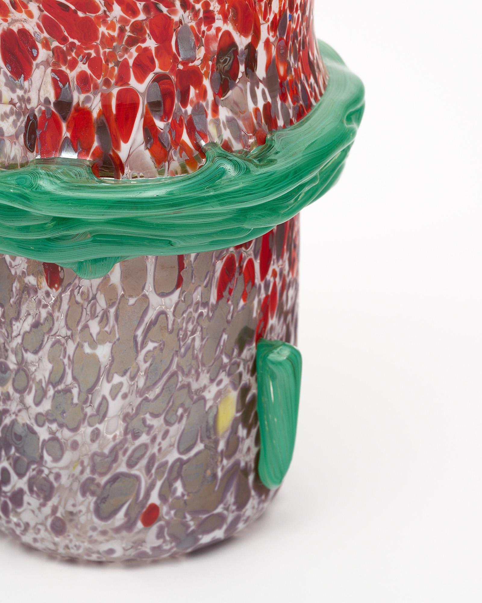Verre de Murano Vase en verre de Murano rouge et vert en vente