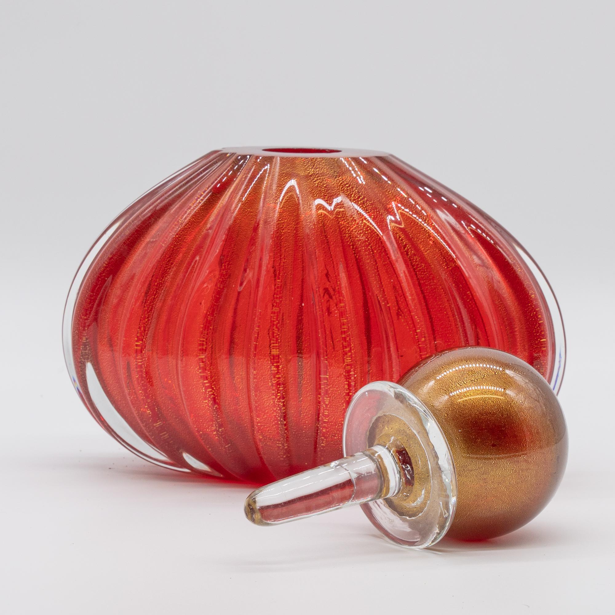 Murano Glass Red Parfum Bottle Vase, Made in Italy, Mouth Blow, Recent Product For Sale 2