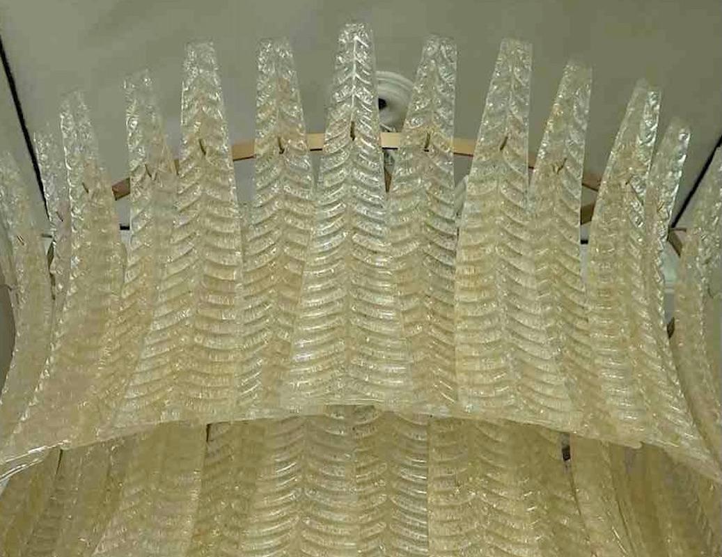 Lustre classique circulaire de Murano avec de grandes feuilles de verre 