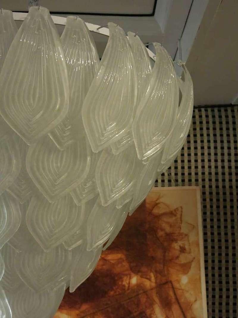 Araña y colgante italianos redondos de cristal de Murano color blanco hielo, 2020 Vidrio artístico en venta