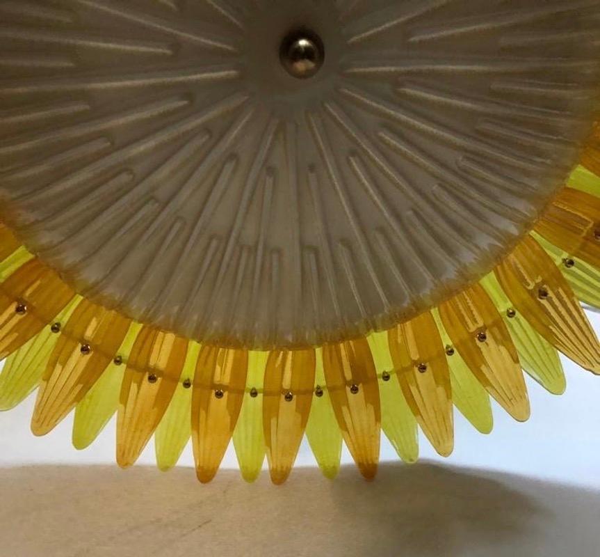 Lustre en verre de Murano jaune rond du milieu du siècle, 1980 en vente 1