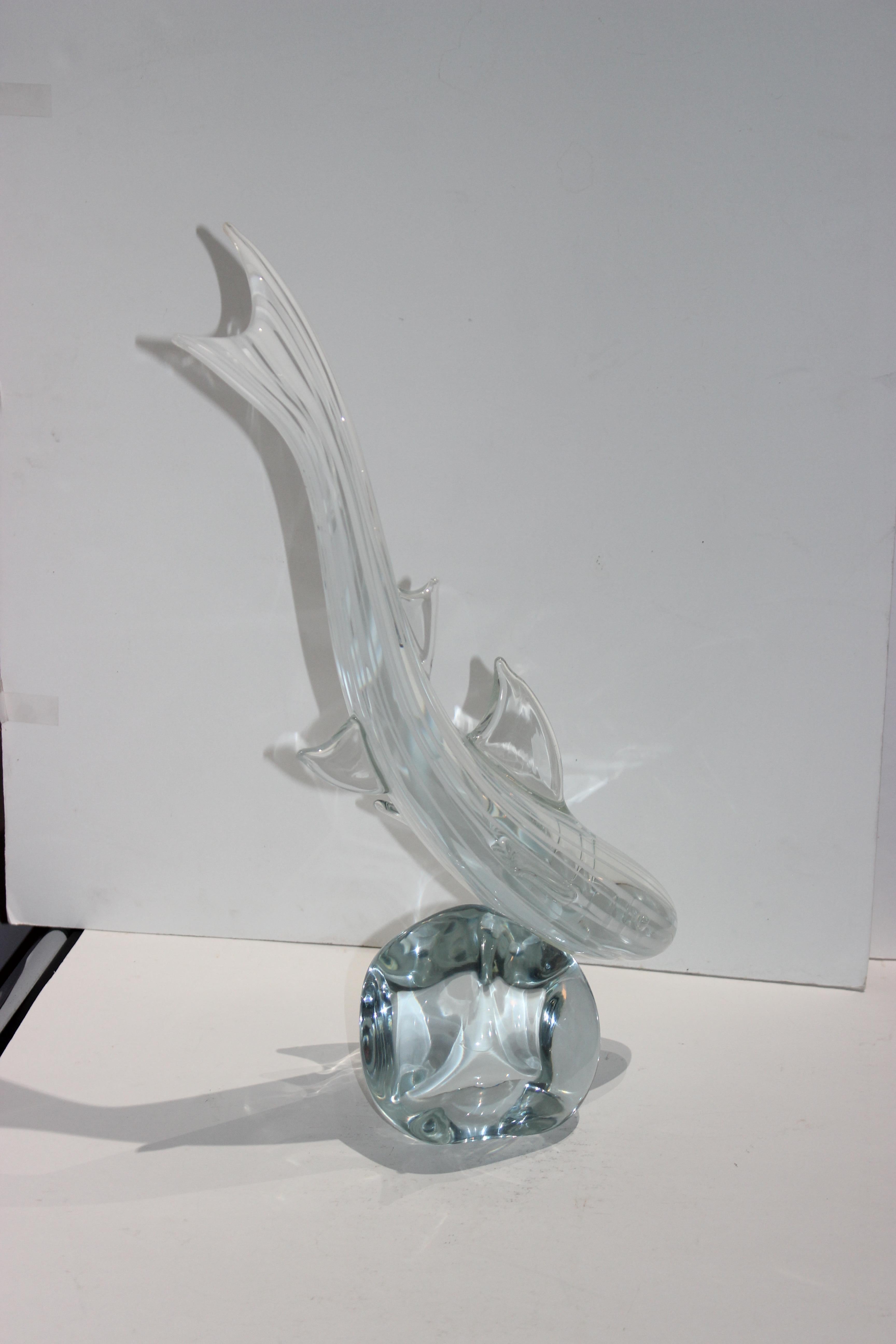 This large scale, stylish Murano glass sculpture of a shark dates to the 1980s and was created by the Italian firm of Oggetti.

Note: Signed on the verso by the glass artisan R. Auatzo.