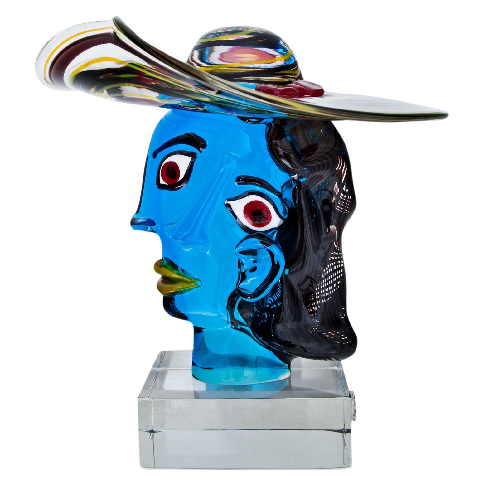 Sculpture en verre polychrome de la tête de Marie-Thérèse Walter d'après le chef-d'œuvre de Picasso. Par Walter Furlan (né en 1931) pour Signoretti. Signature:: titre et cachet de fabrication sur la base.