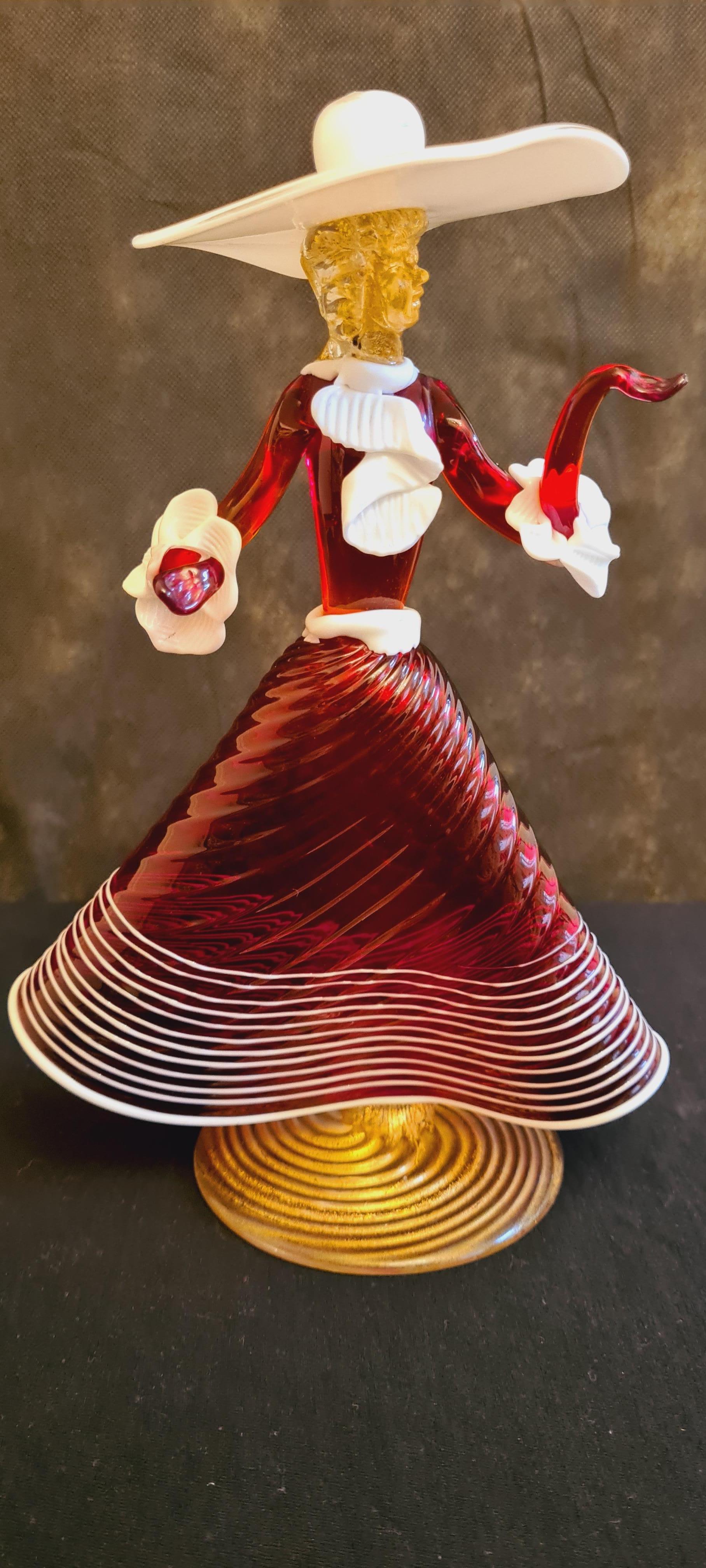 Middle  of century Murano Glass Sculpture with Gold Leaf In Excellent Condition For Sale In Grantham, GB