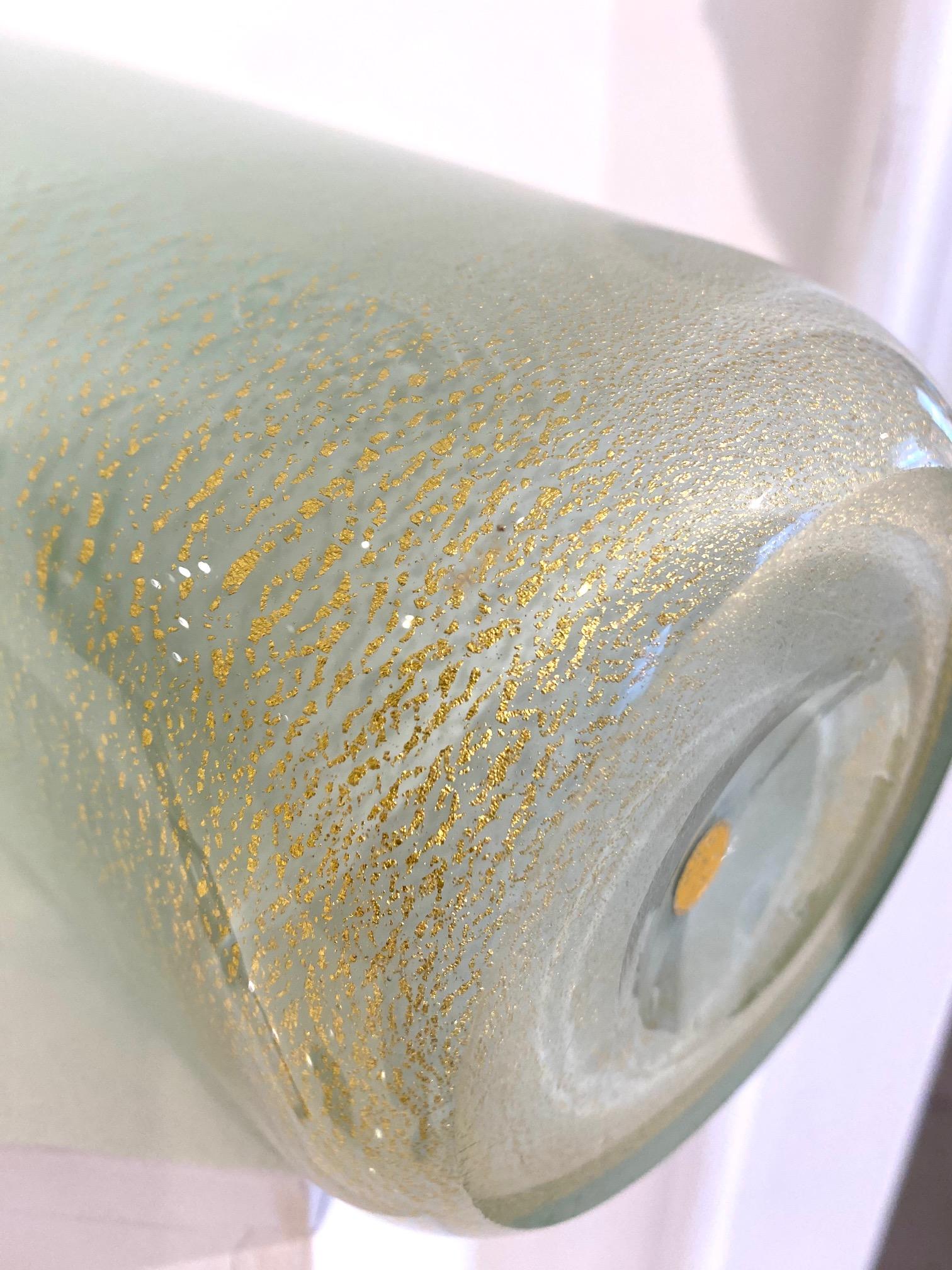 Murano glass “sea foam” and gold specks vase by Seguso For Sale 3