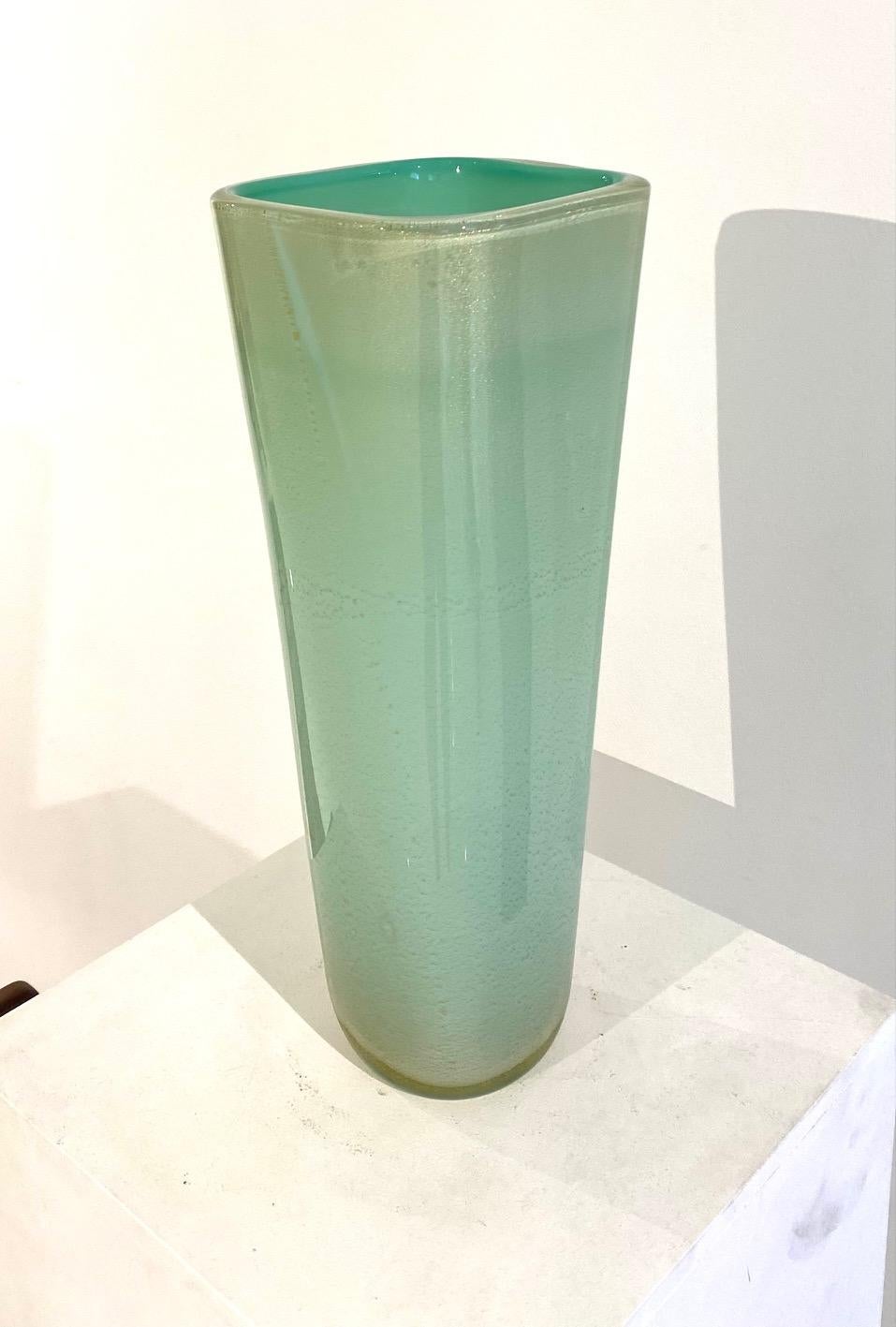 Mid-Century Modern Murano glass “sea foam” and gold specks vase by Seguso For Sale