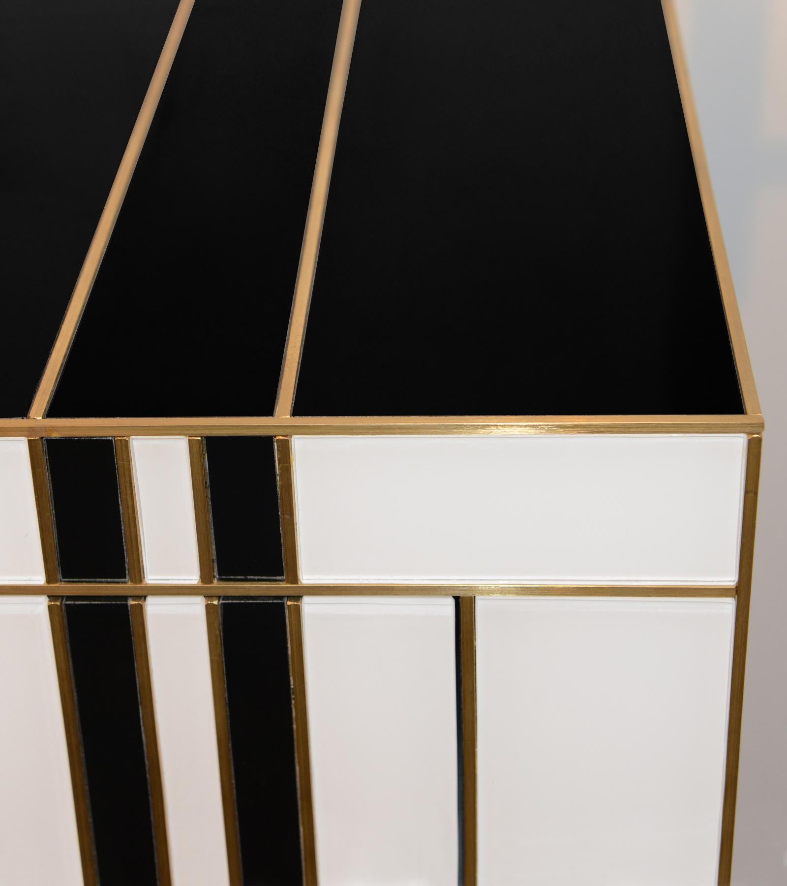 Ottone Set di 2 cassettiere in vetro di Murano in vendita