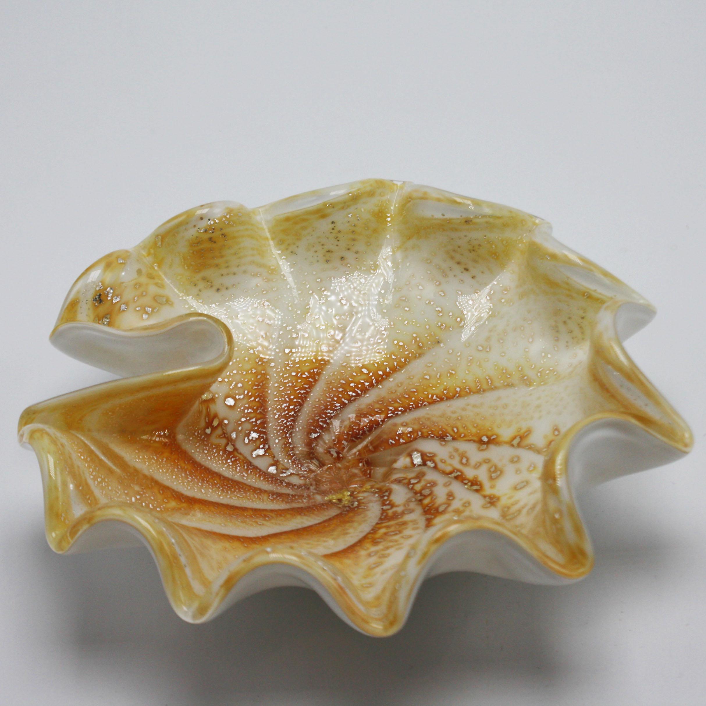 Late 20th Century Murano Glass Shell Bowl with Gold Flecks, circa 1970