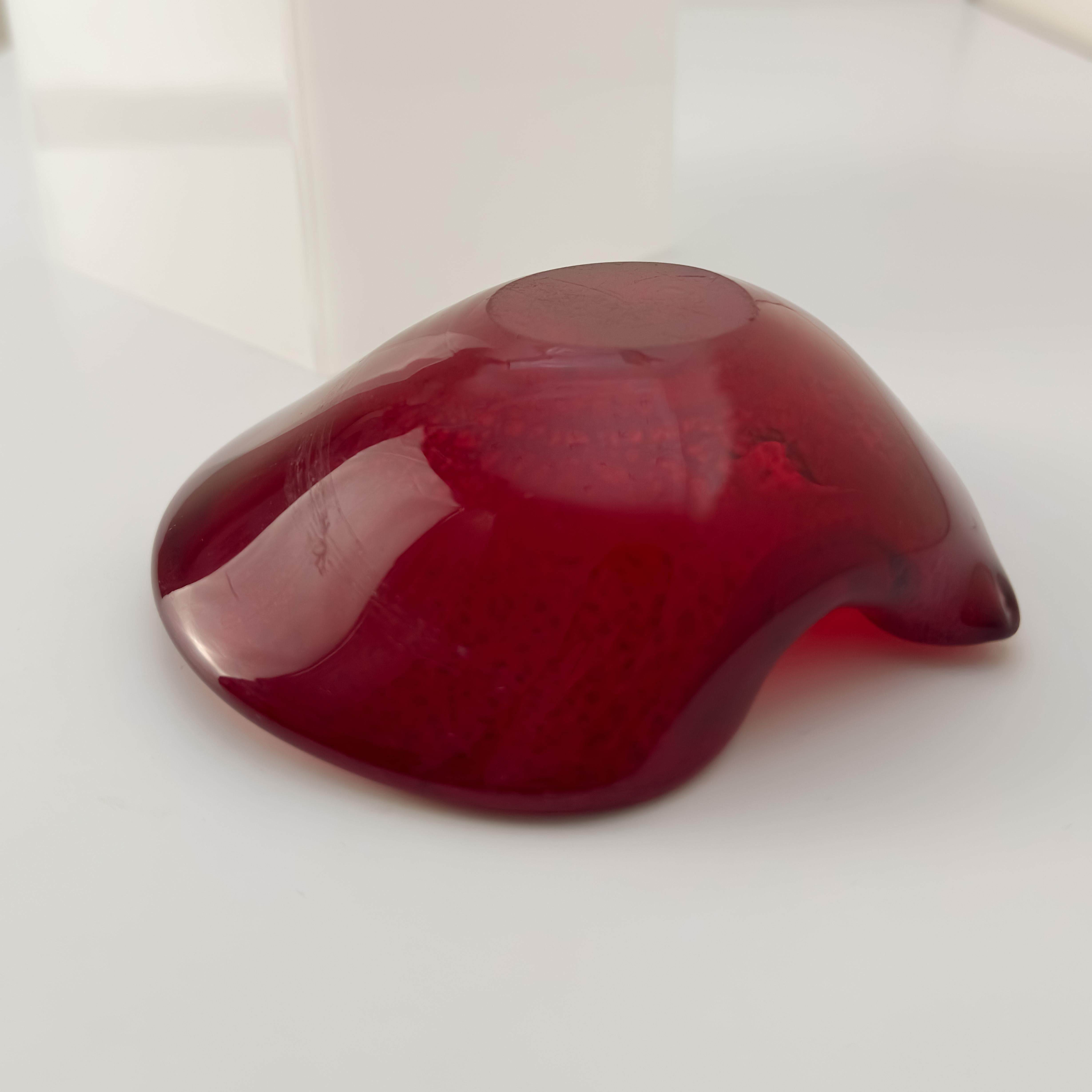 Murano Red & Gold Leaf Scallop Dish, Attributed to Archimede Seguso, 1950s In Good Condition For Sale In Glasgow, GB