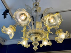 Sechsarmiger gelber und weißer Murano-Glaslüster, 1960