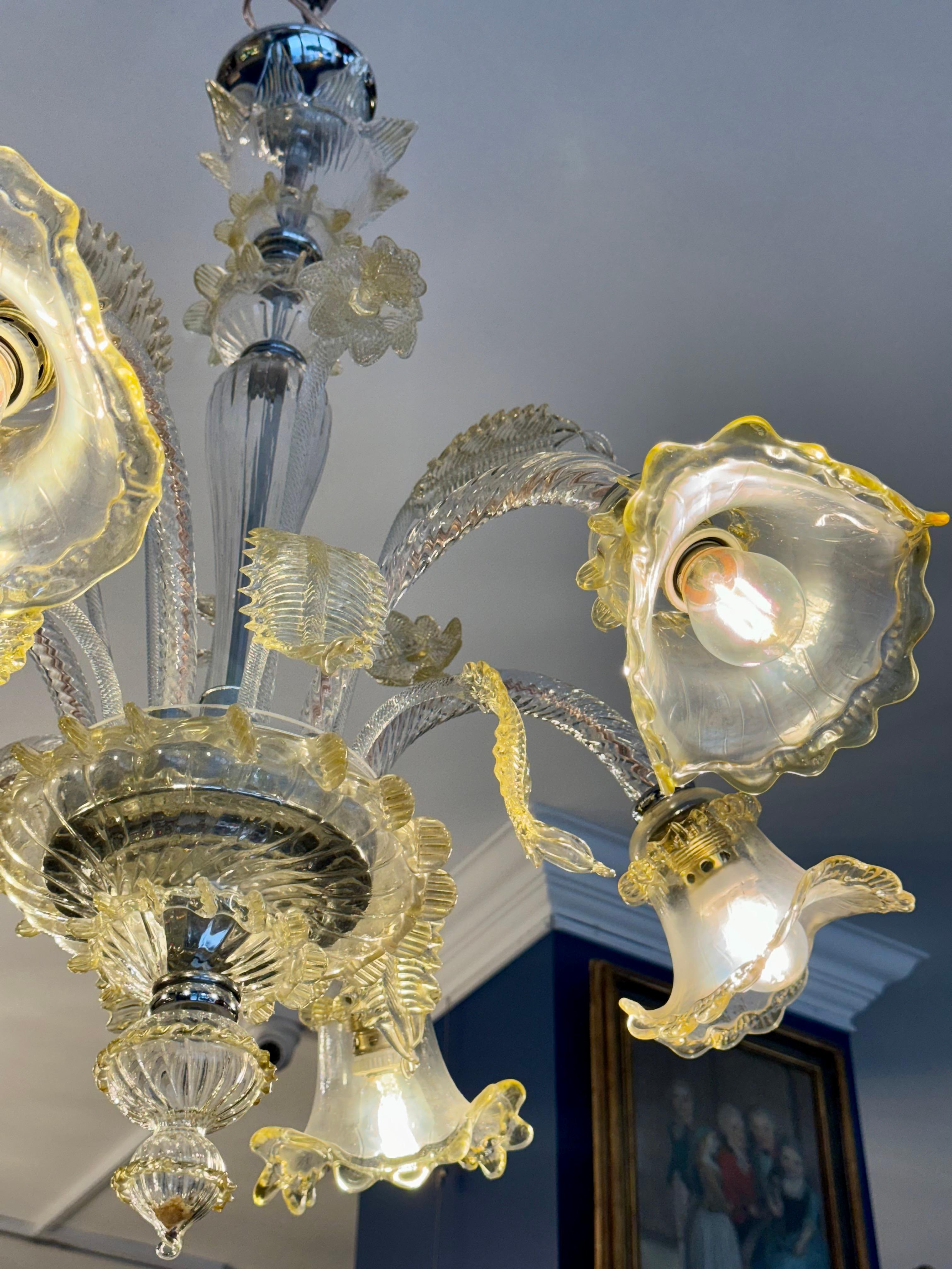 Murano Glass Six-Arms Yellow and White Chandelier, 1960 For Sale 2