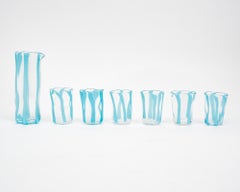 Caraffa e bicchieri blu cielo in vetro di Murano