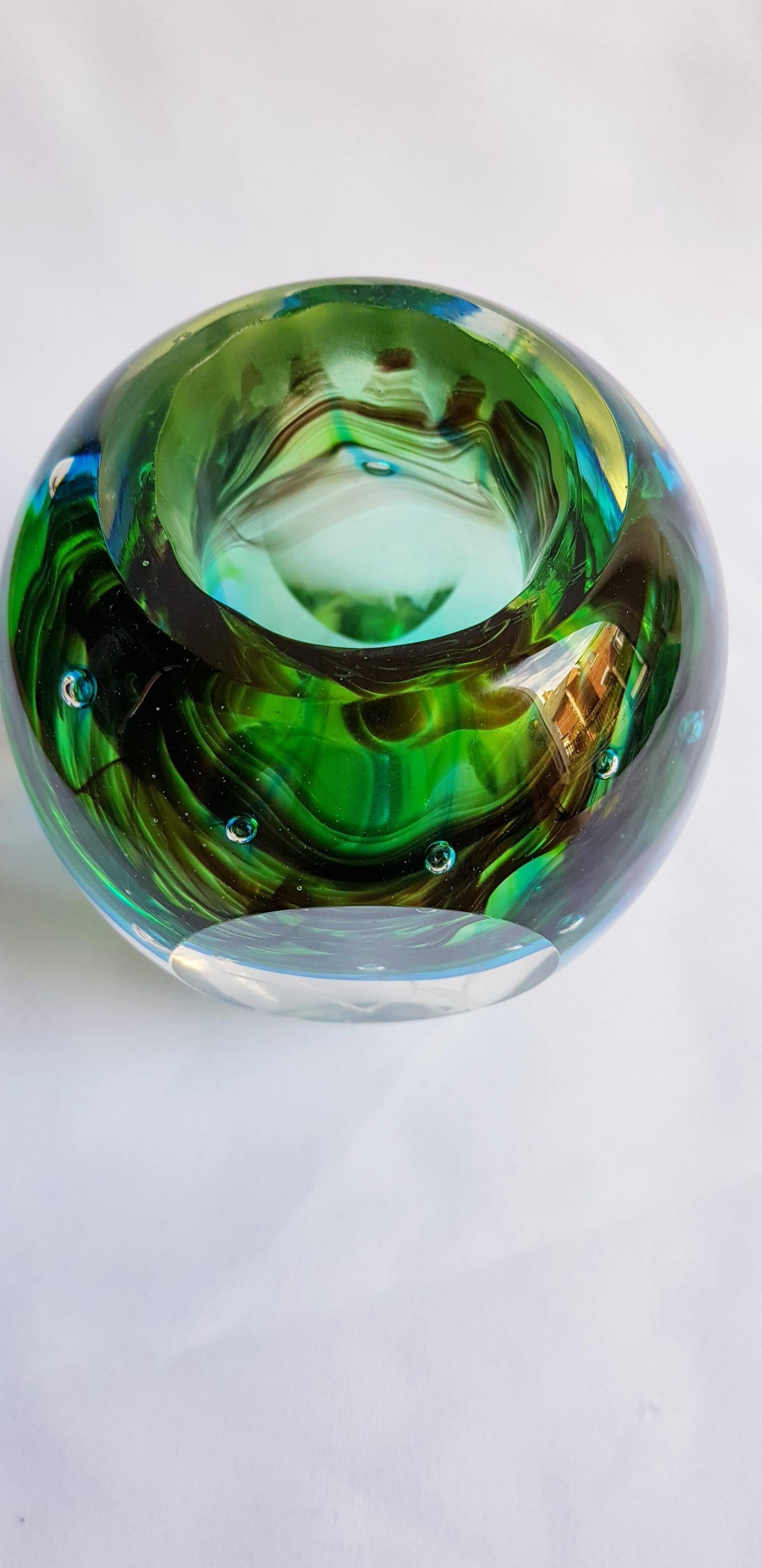 Mid-19th Century Murano Glass Somerso Faceted with Controlled Bubbles Vase For Sale