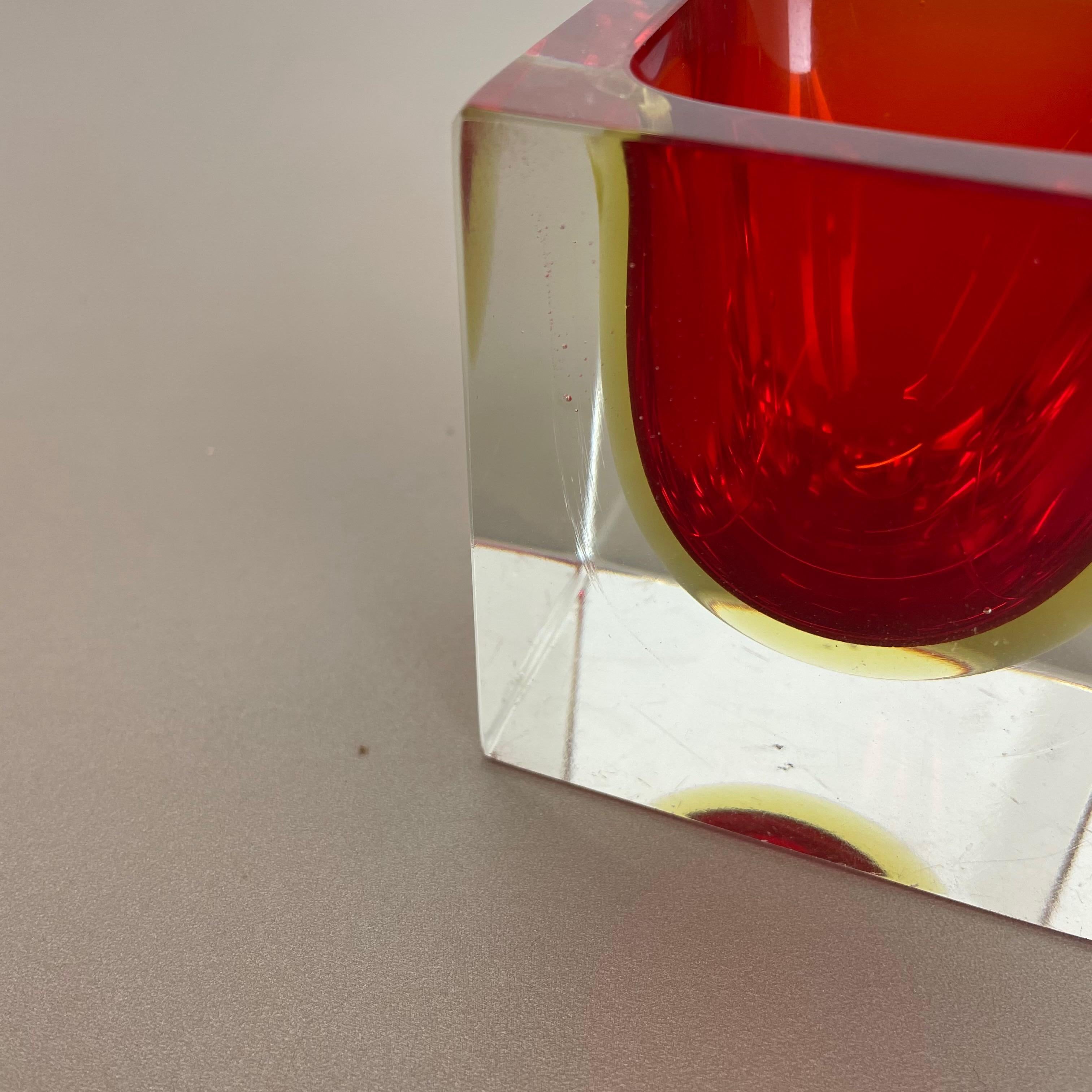 Elemento posacenere a cubo 