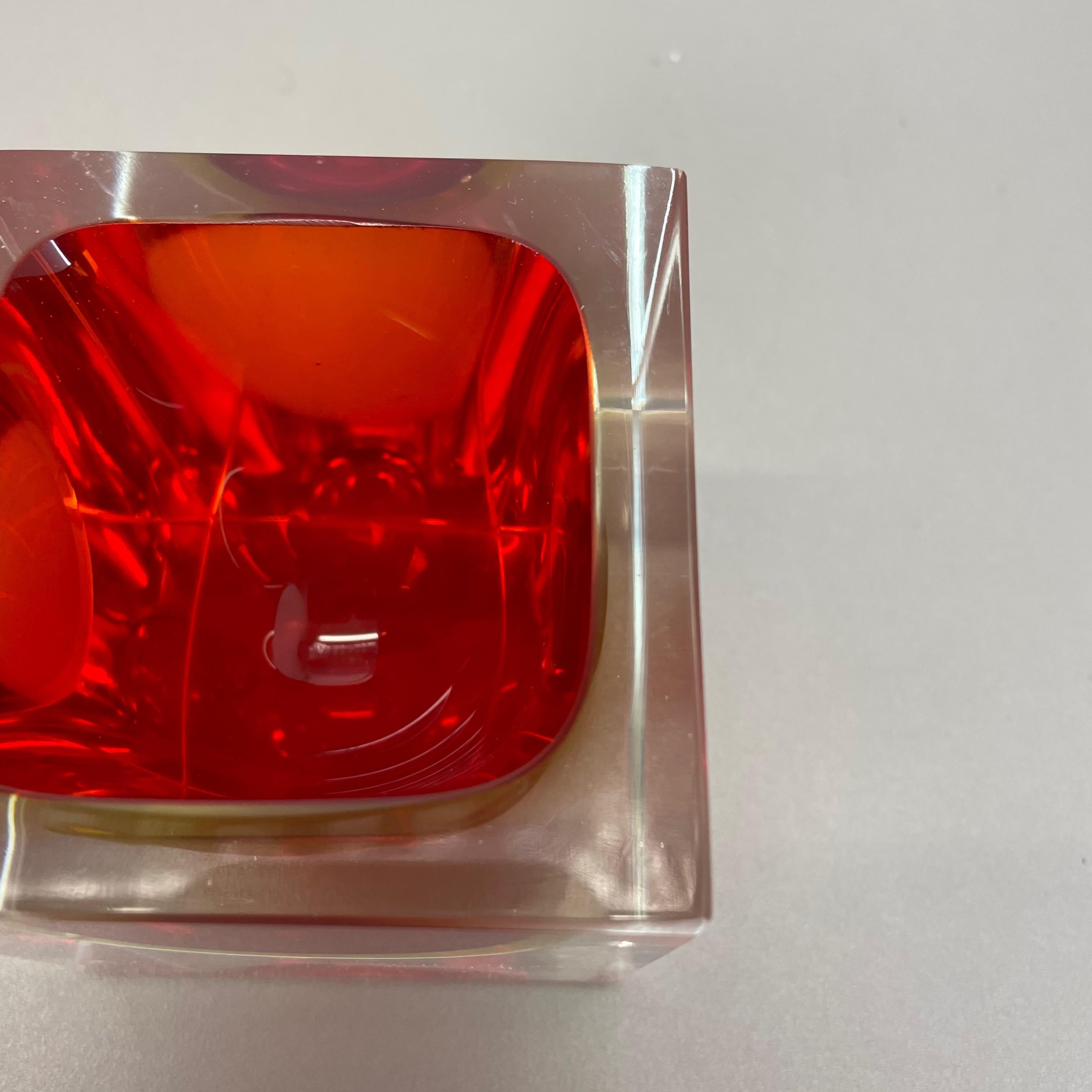 Elemento posacenere a cubo 