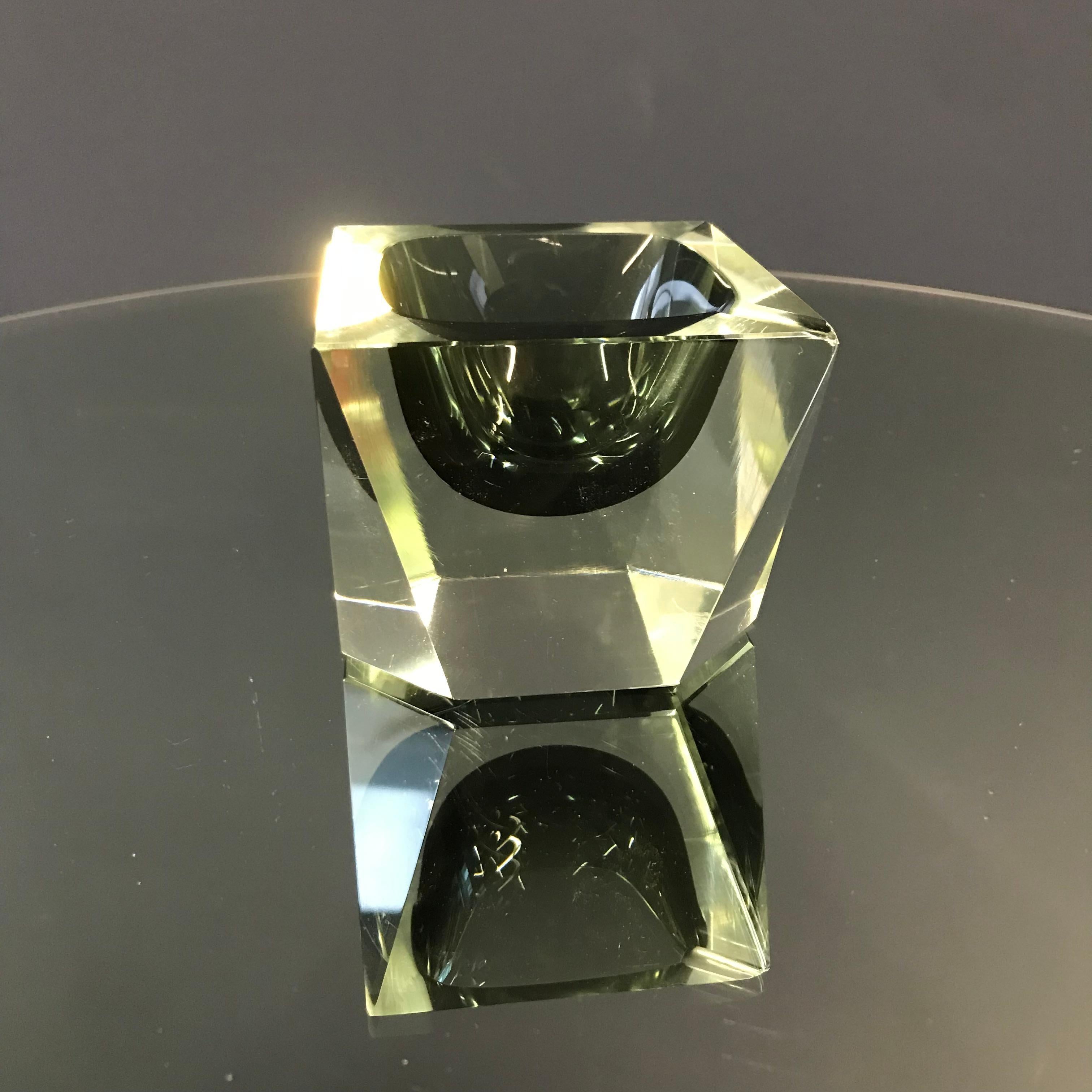 Elemento Cenicero Cubo 