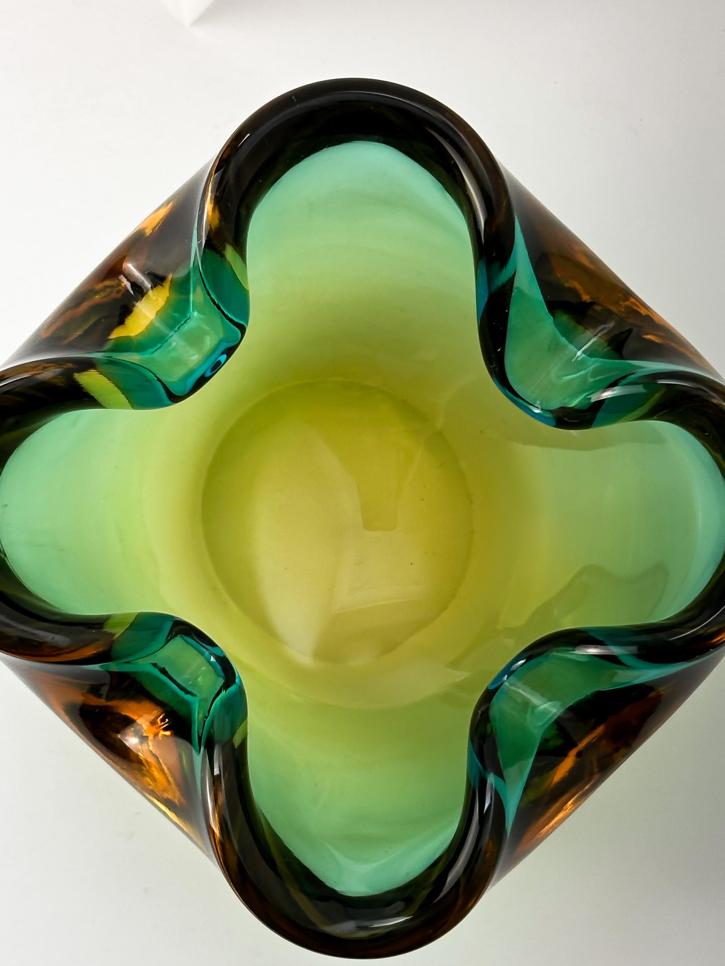 Mid-20th Century Murano Glass Sommerso Bowl Green Amber Barbini attributed c.1960s Italy For Sale