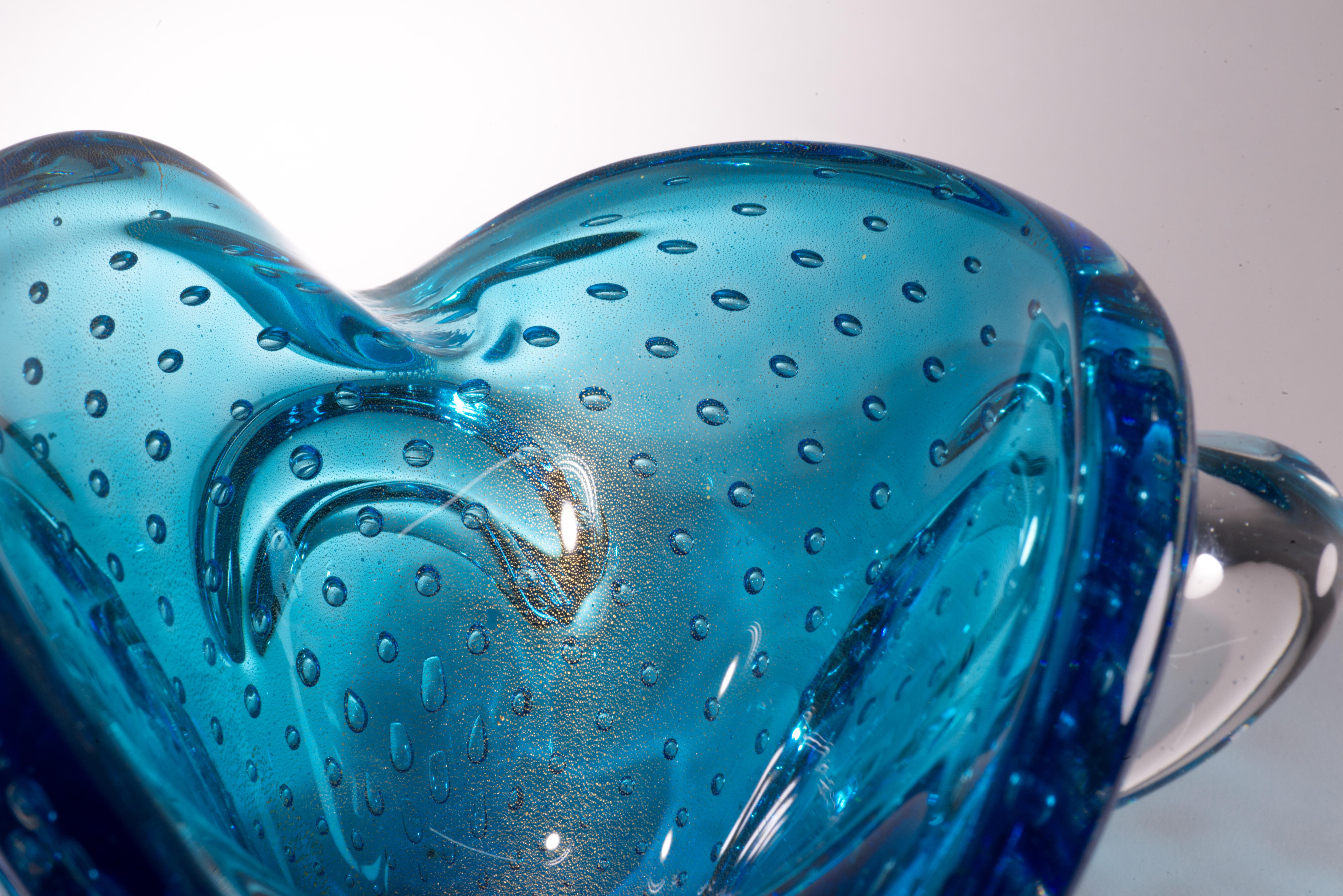 Murano Glass Sommerso Schale im Stil von Seguso, leuchtet in UV im Angebot 3