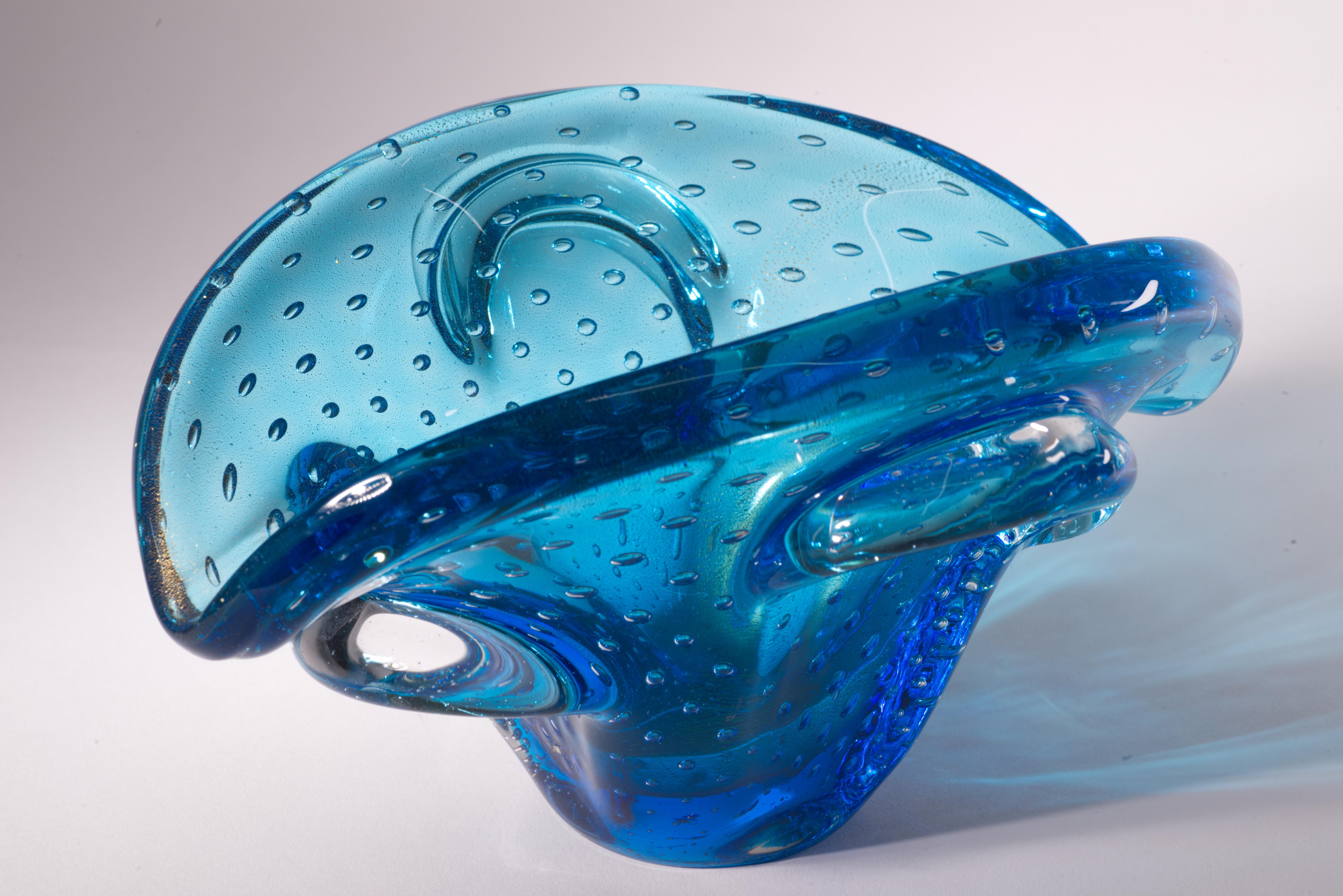 Murano Glass Sommerso Schale im Stil von Seguso, leuchtet in UV (Italienisch) im Angebot