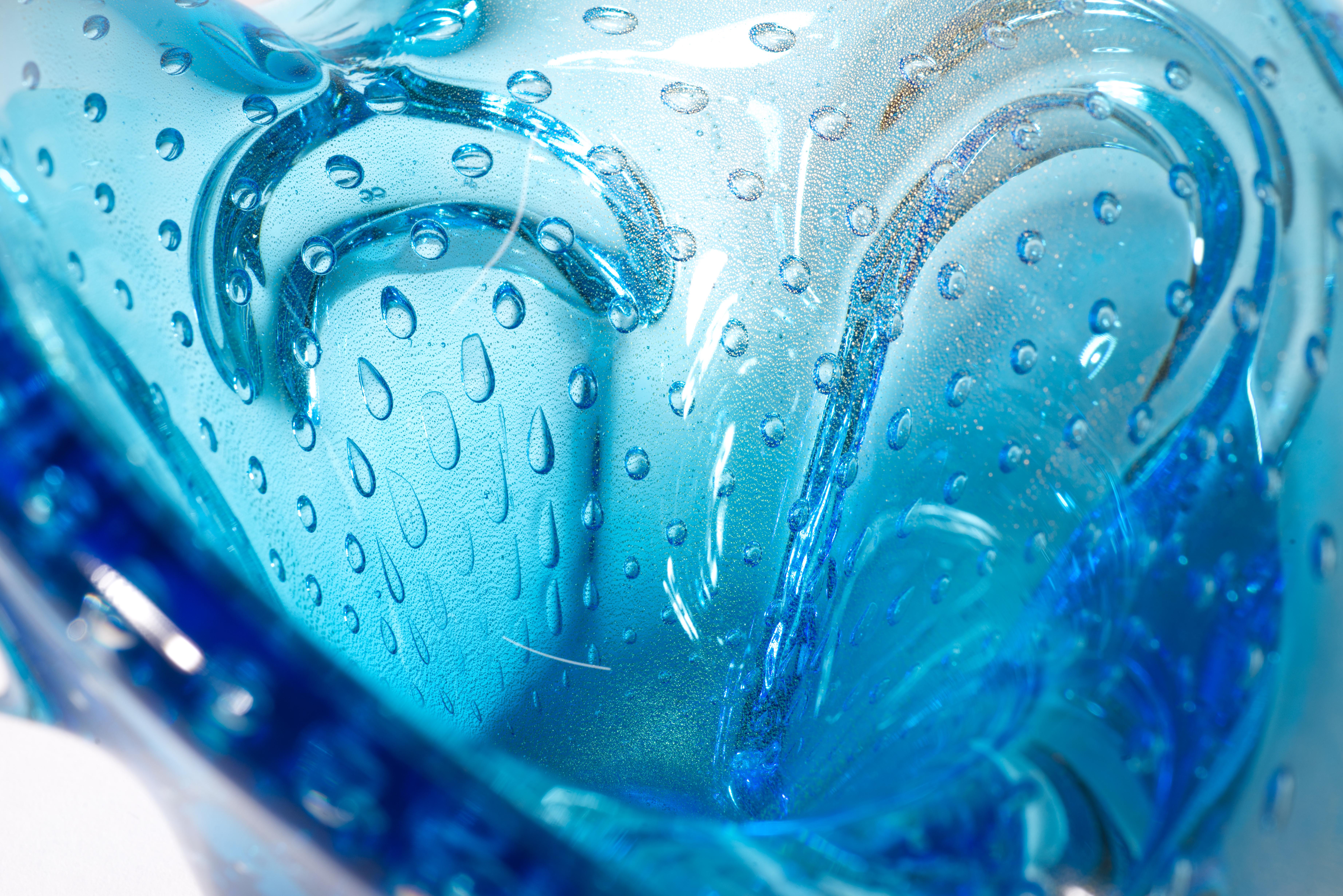 Murano Glass Sommerso Schale im Stil von Seguso, leuchtet in UV im Angebot 1
