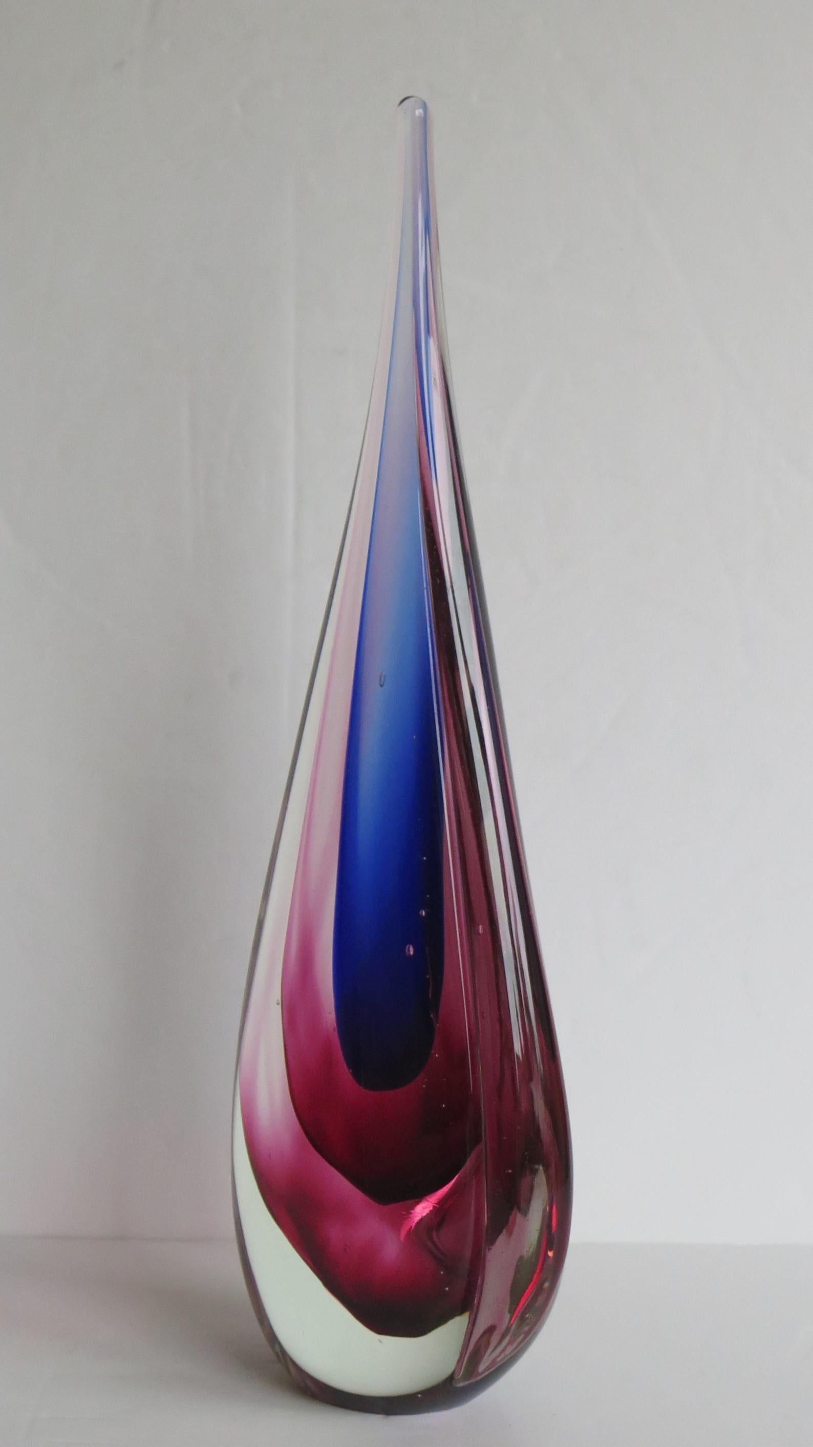Mid-Century Modern Tall Murano Glass Sommerso Teardrop Sculpture by Flavio Poli, Italy, circa 1950s For Sale