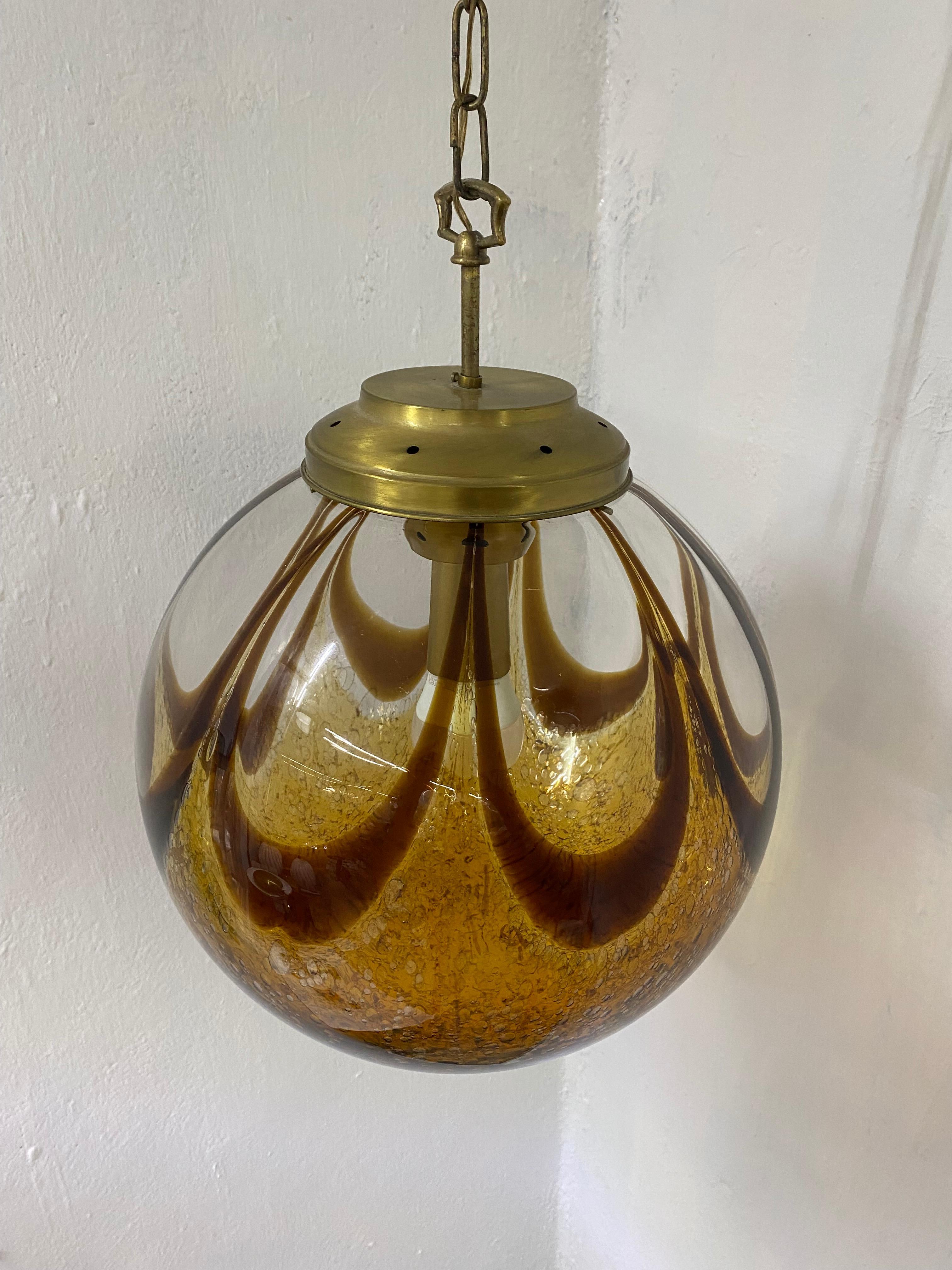 Murano Glass Sphere Chandelier in the Style of Mazzega, circa 1970 In Good Condition For Sale In Merida, Yucatan