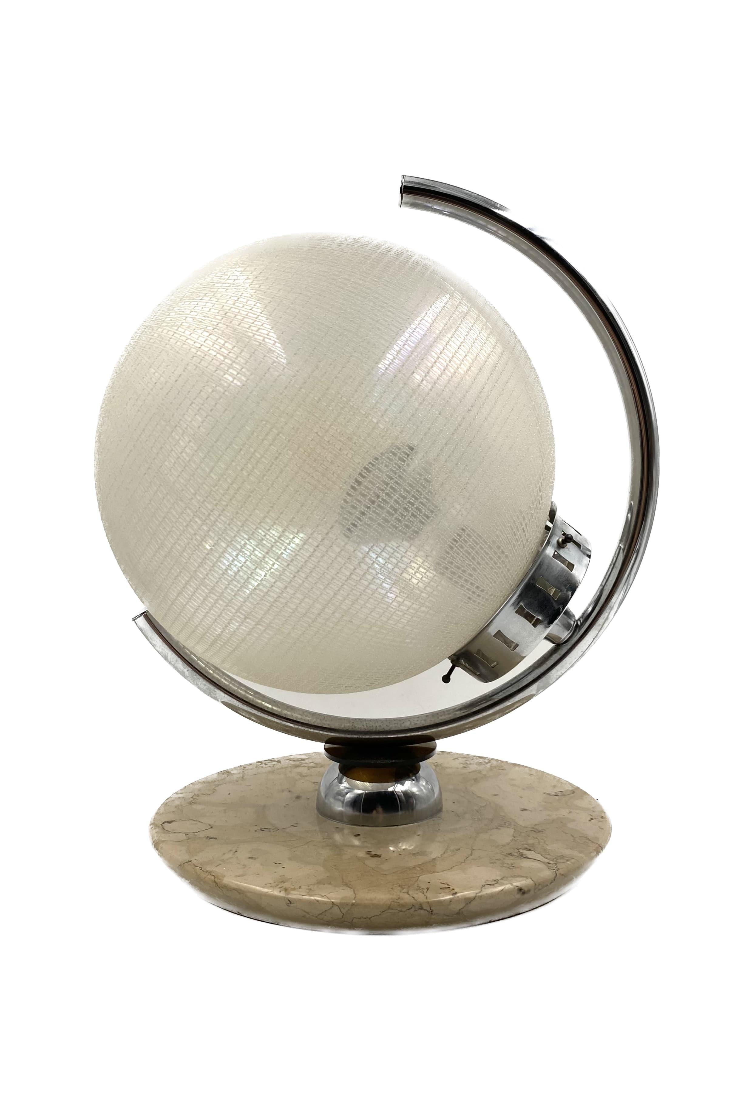 Kugelförmige Tischlampe aus Murano-Glas, Mazzega Italien 1970er im Angebot 2