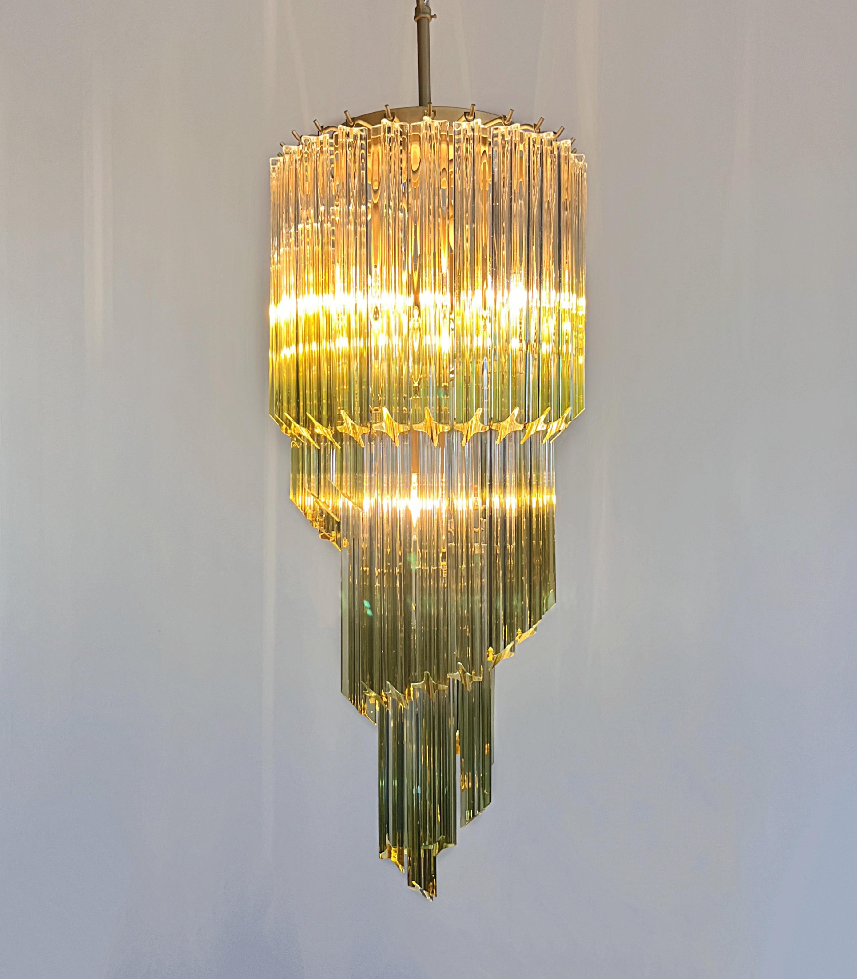 Murano glass spiral chandelier - 54 quadriedri shaded green prisms For Sale 7