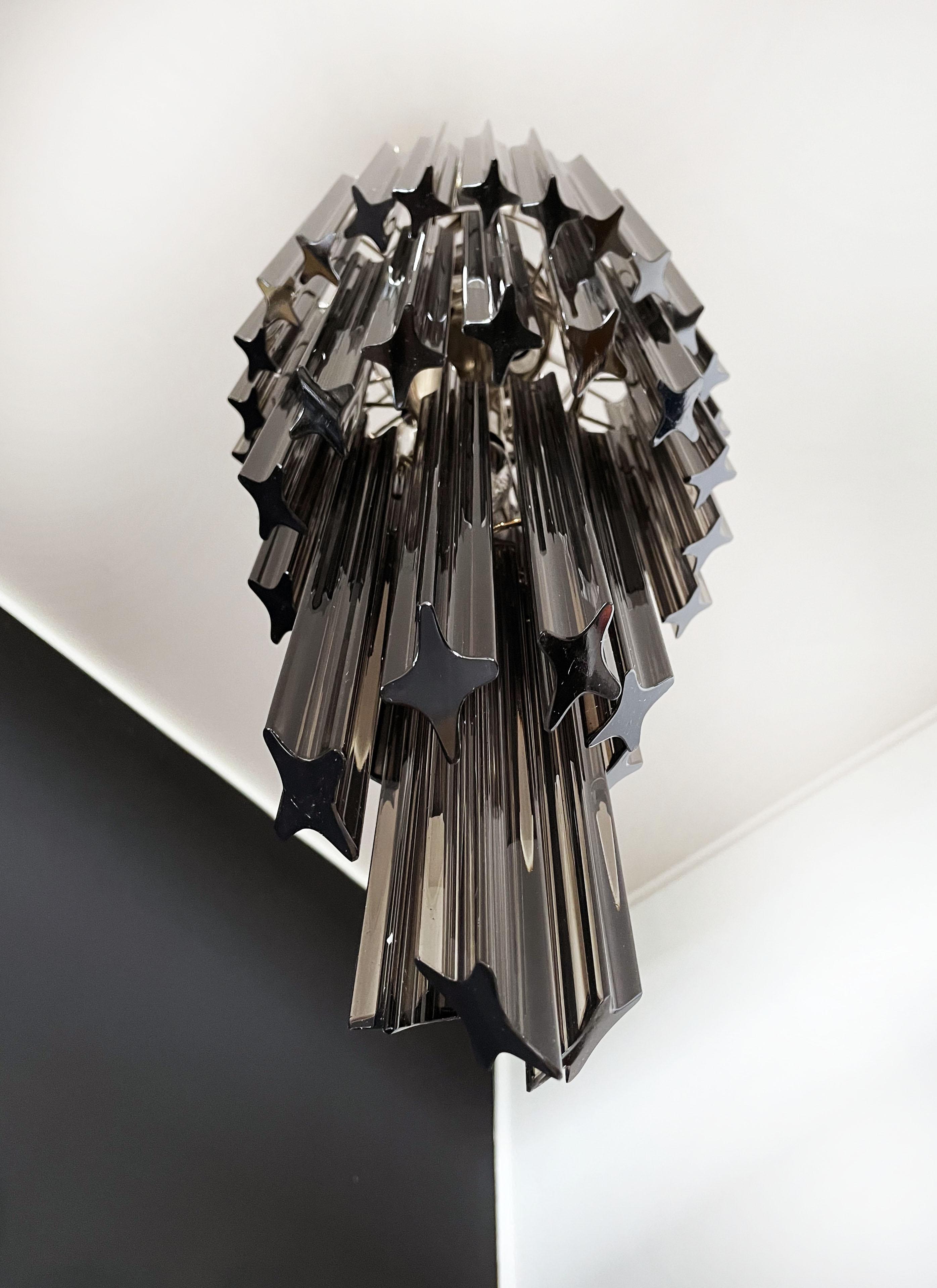 Murano glass spiral chandelier – 54 quadriedri smoked prisms For Sale 1