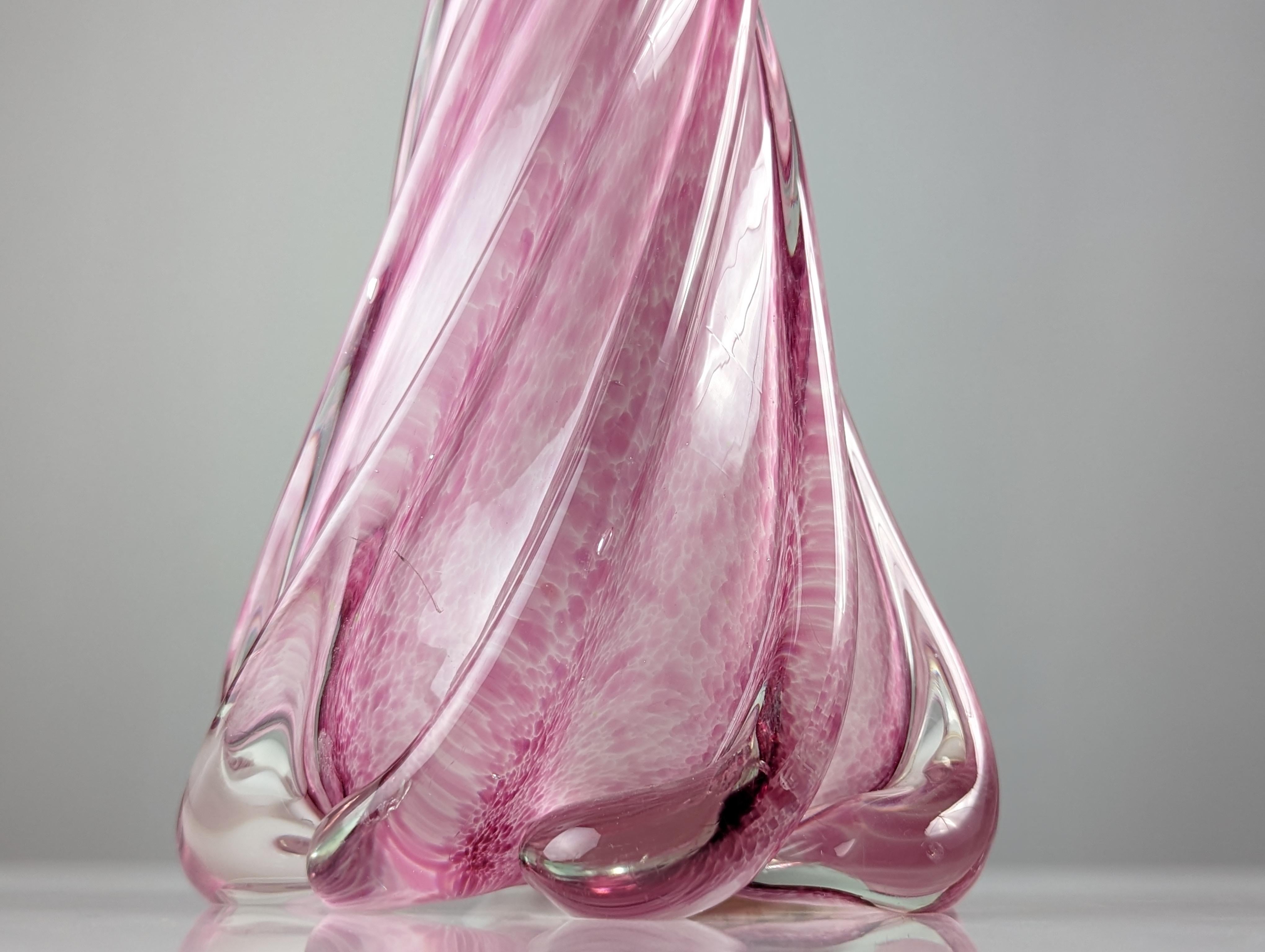 Mid-Century Modern Murano glass spiral table lamp pink Vetri Seguso, 1960s For Sale