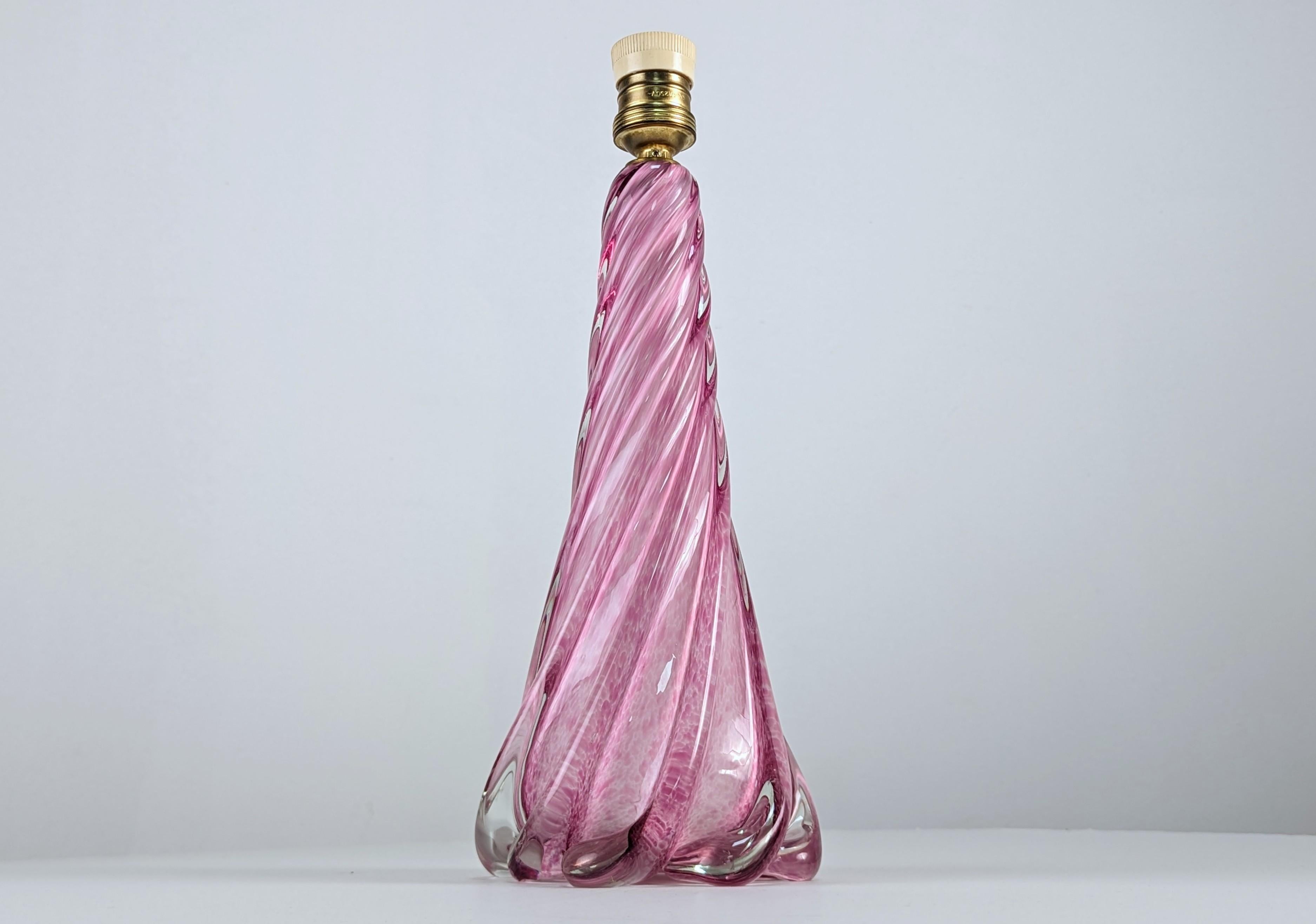 Murano-Glas-Spirale Tischlampe rosa Vetri Seguso, 1960er Jahre (Mitte des 20. Jahrhunderts) im Angebot