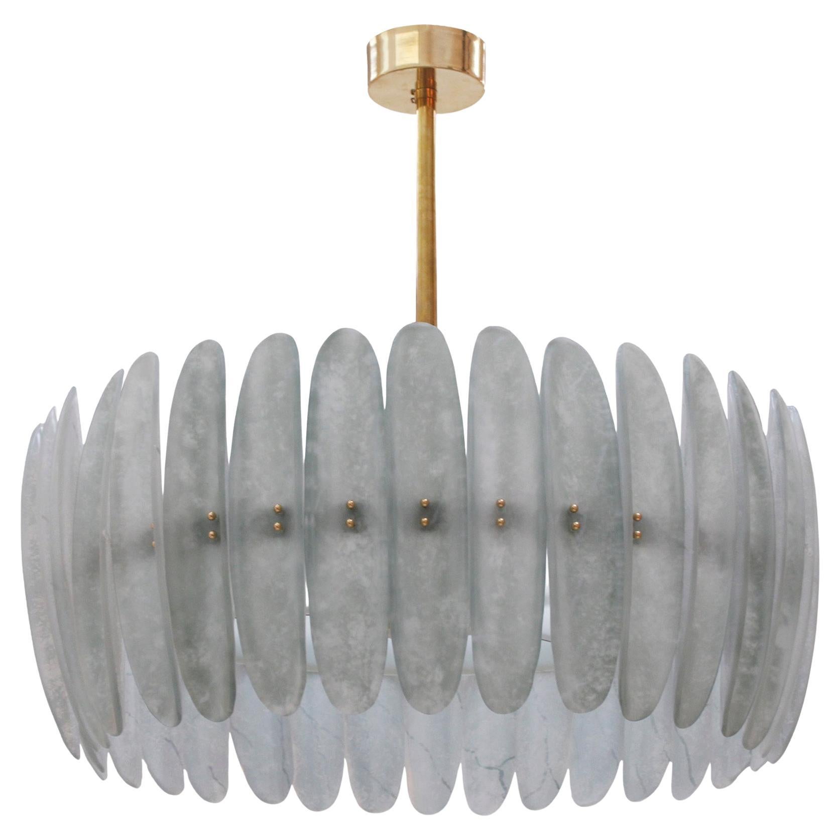 Moderne Deckenleuchte aus Messing und Muranoglas, Italien