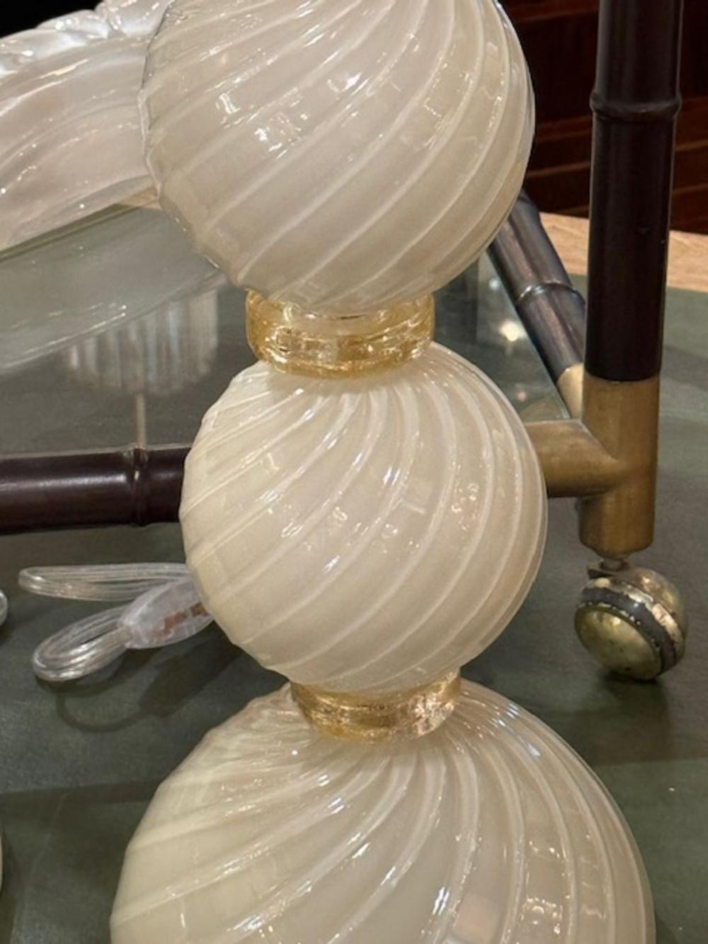 XXI secolo e contemporaneo Lampade a sfera in vetro di Murano con volute di luce in vendita