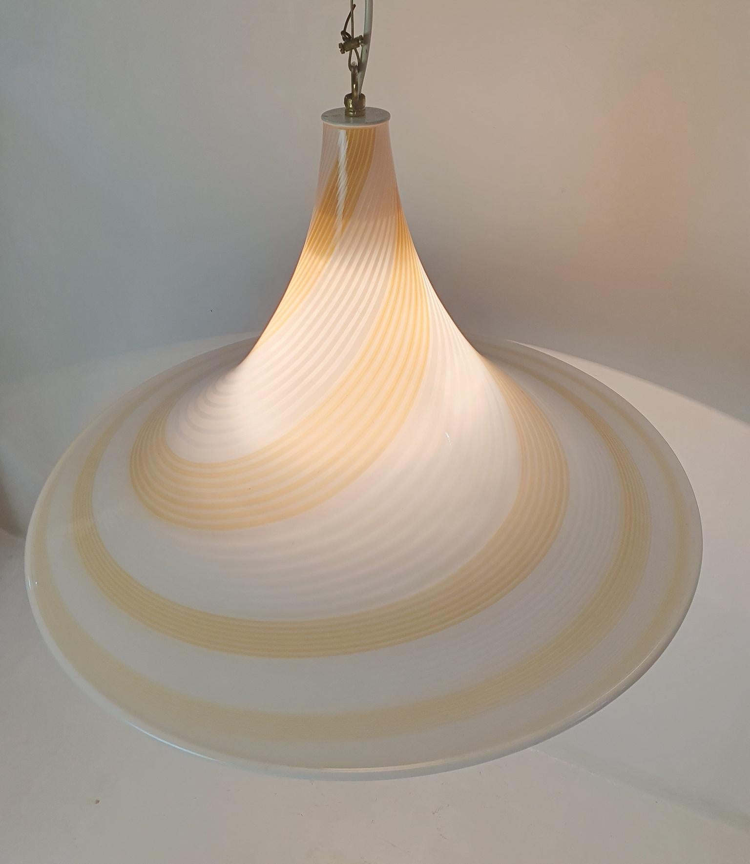 Colgante Remolino de cristal de Murano Años 70 Vidrio soplado en venta