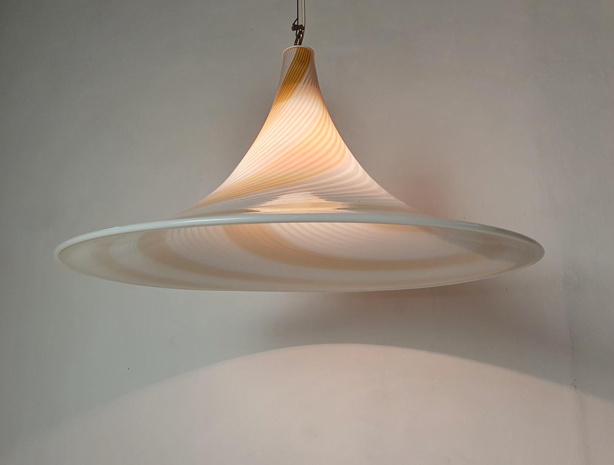 Colgante Remolino de cristal de Murano Años 70 en venta 2