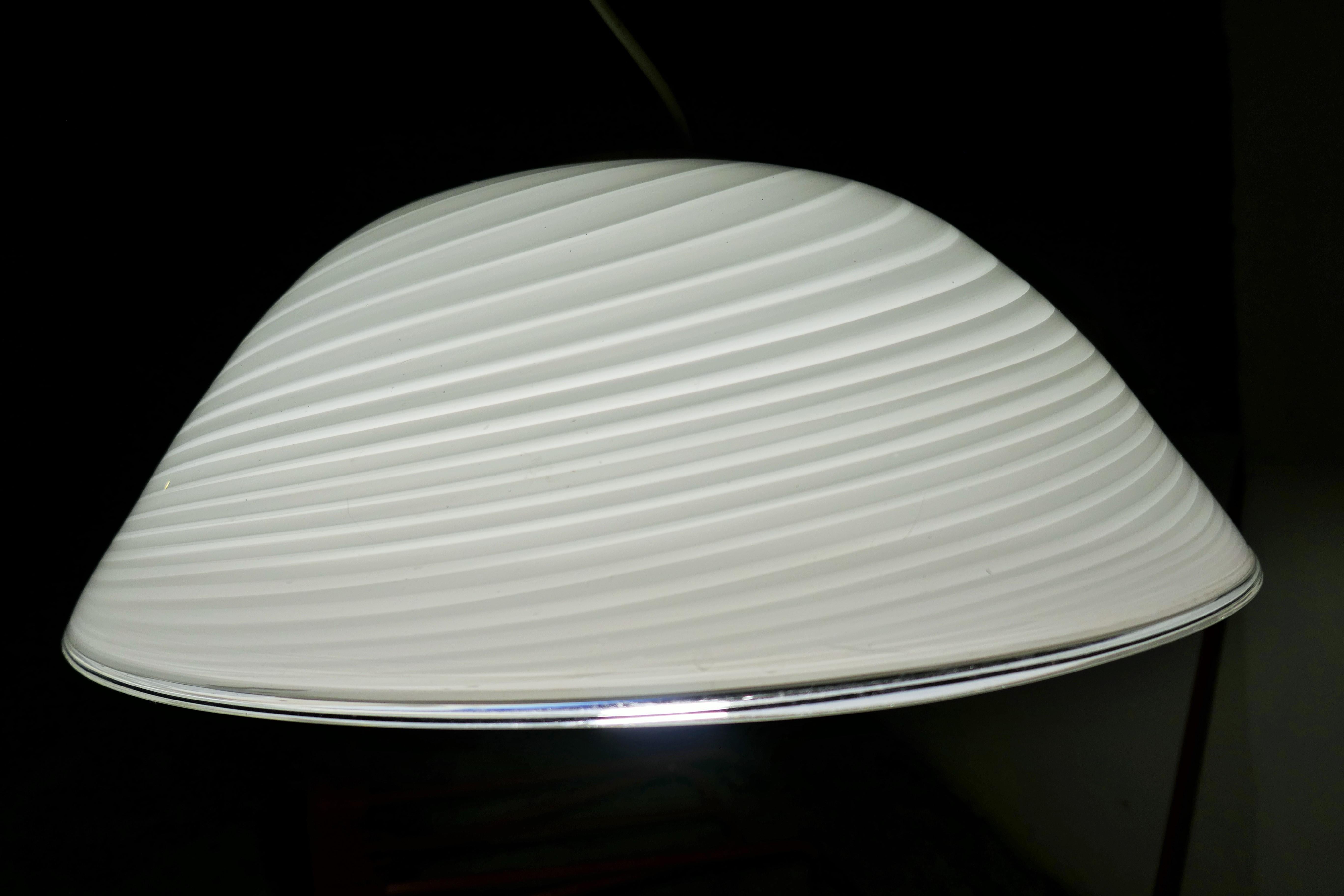 Murano glass swirl pendant lamp. For Sale 5