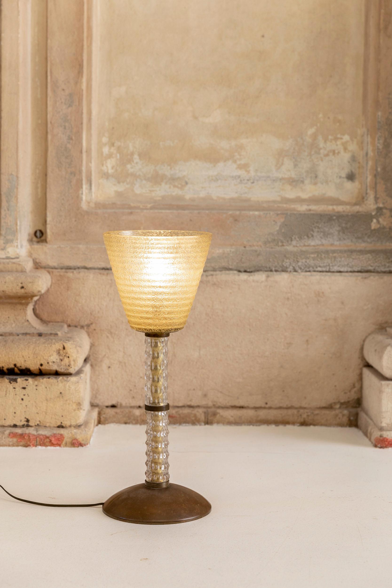 Murano Glass table lamp attributed to Seguso In Excellent Condition For Sale In Piacenza, Italy