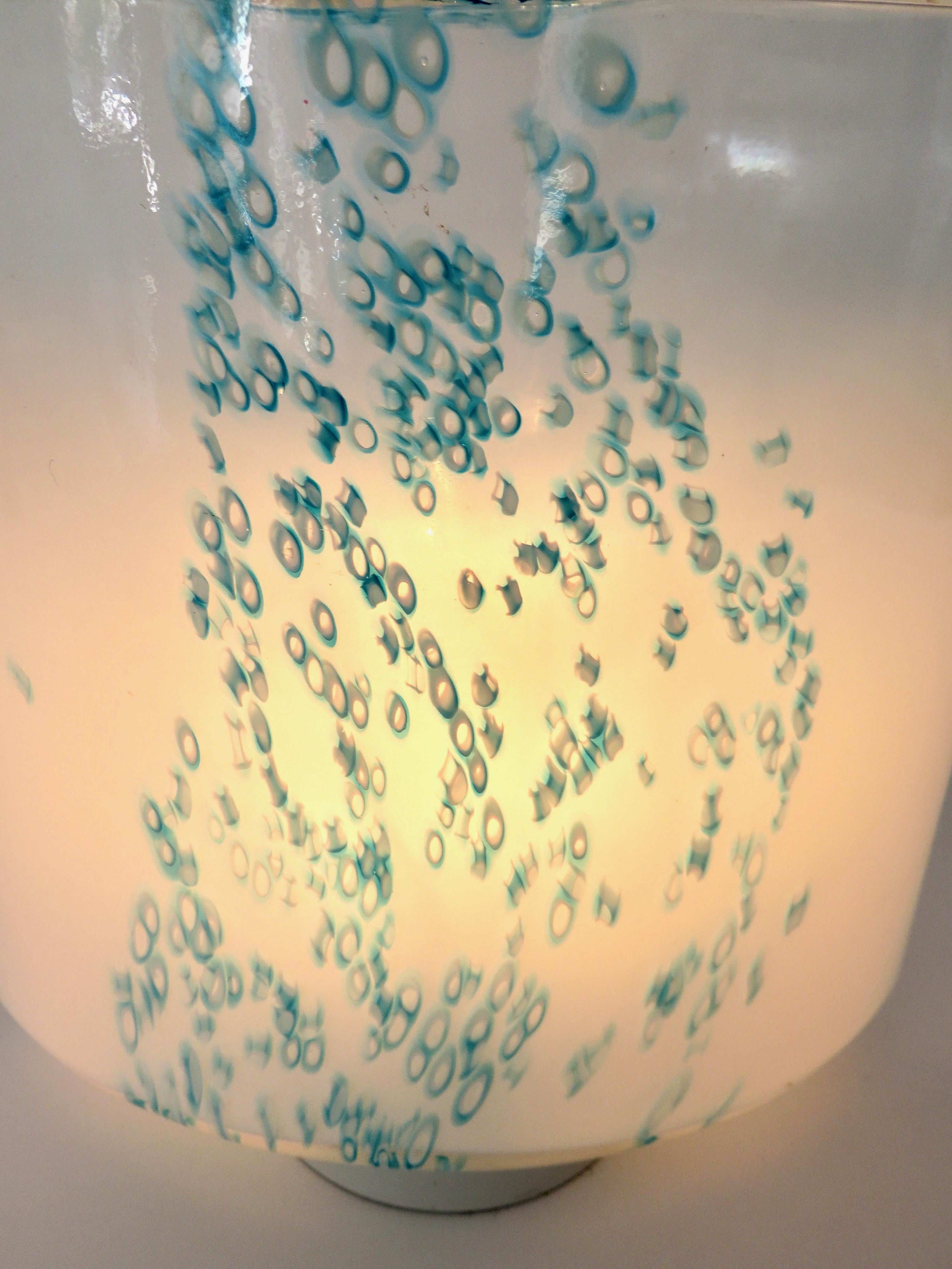 Lampe de bureau en verre de Murano décorée d'un verre opaque bleu turquoise par Leucos en vente 5