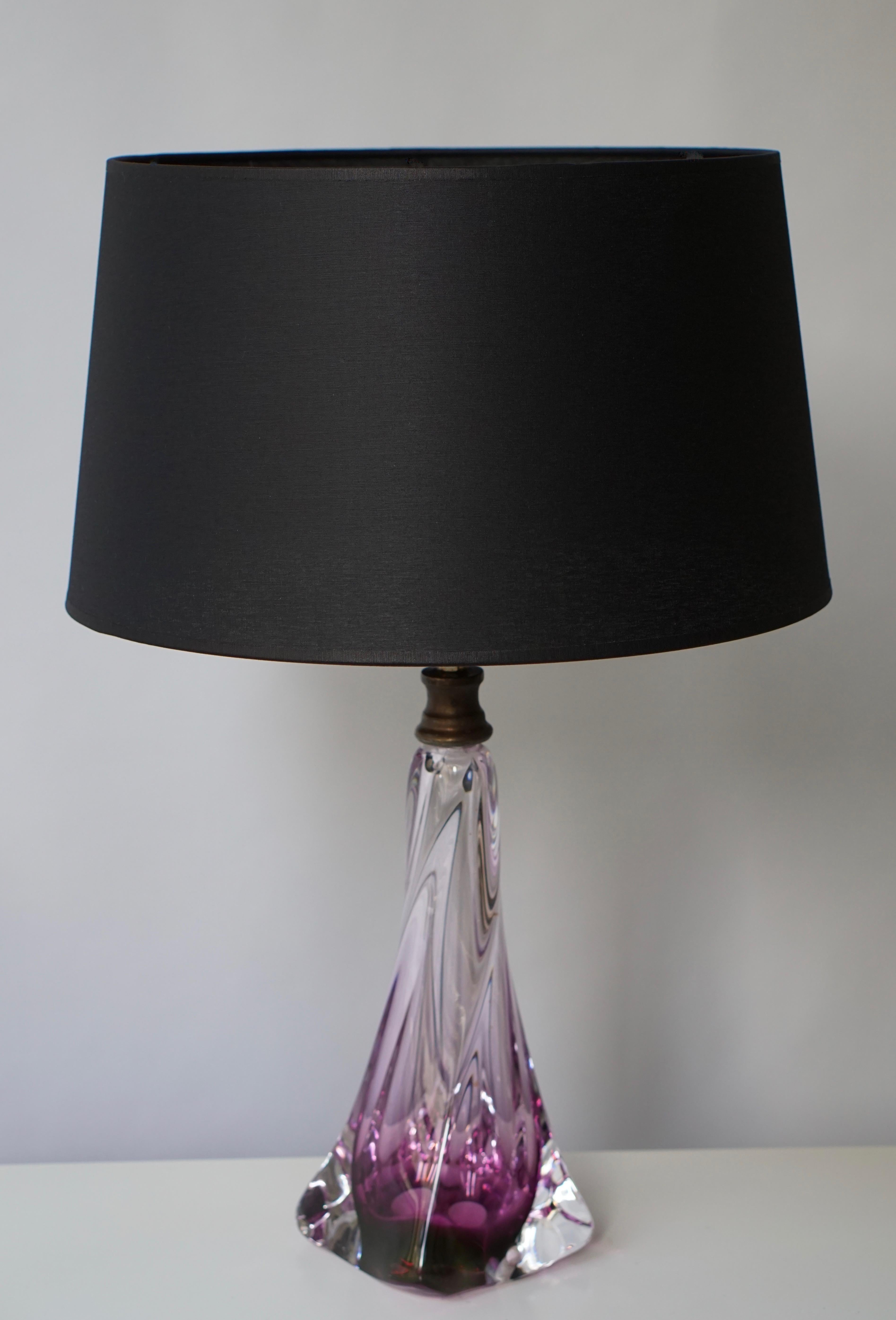 Murano glass table lamp.
Lamp shade are not included in the price.
Measures: Height with socket 35 cm.
Width 11 cm.