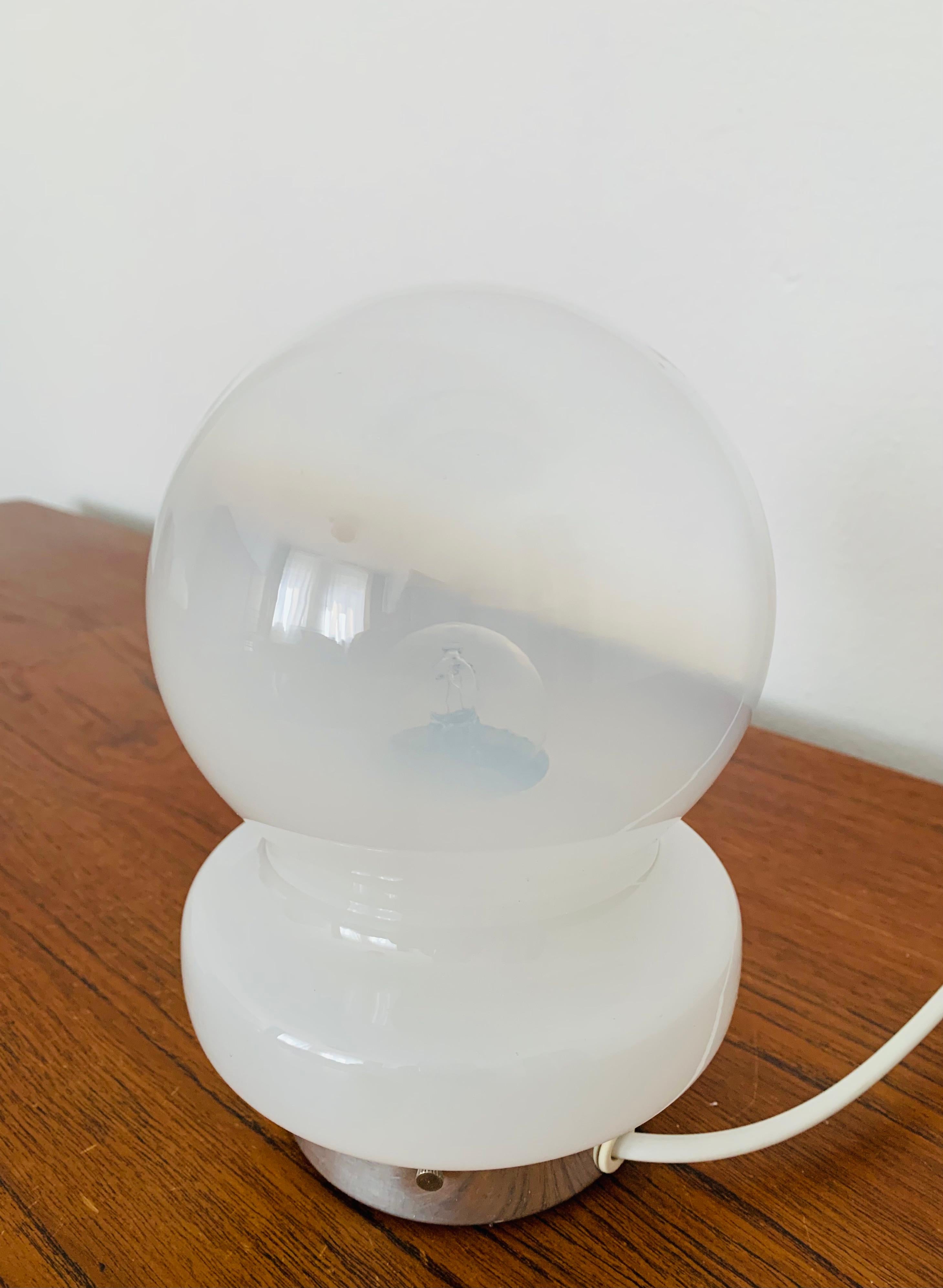Milieu du XXe siècle Lampe de table en verre de Murano en vente