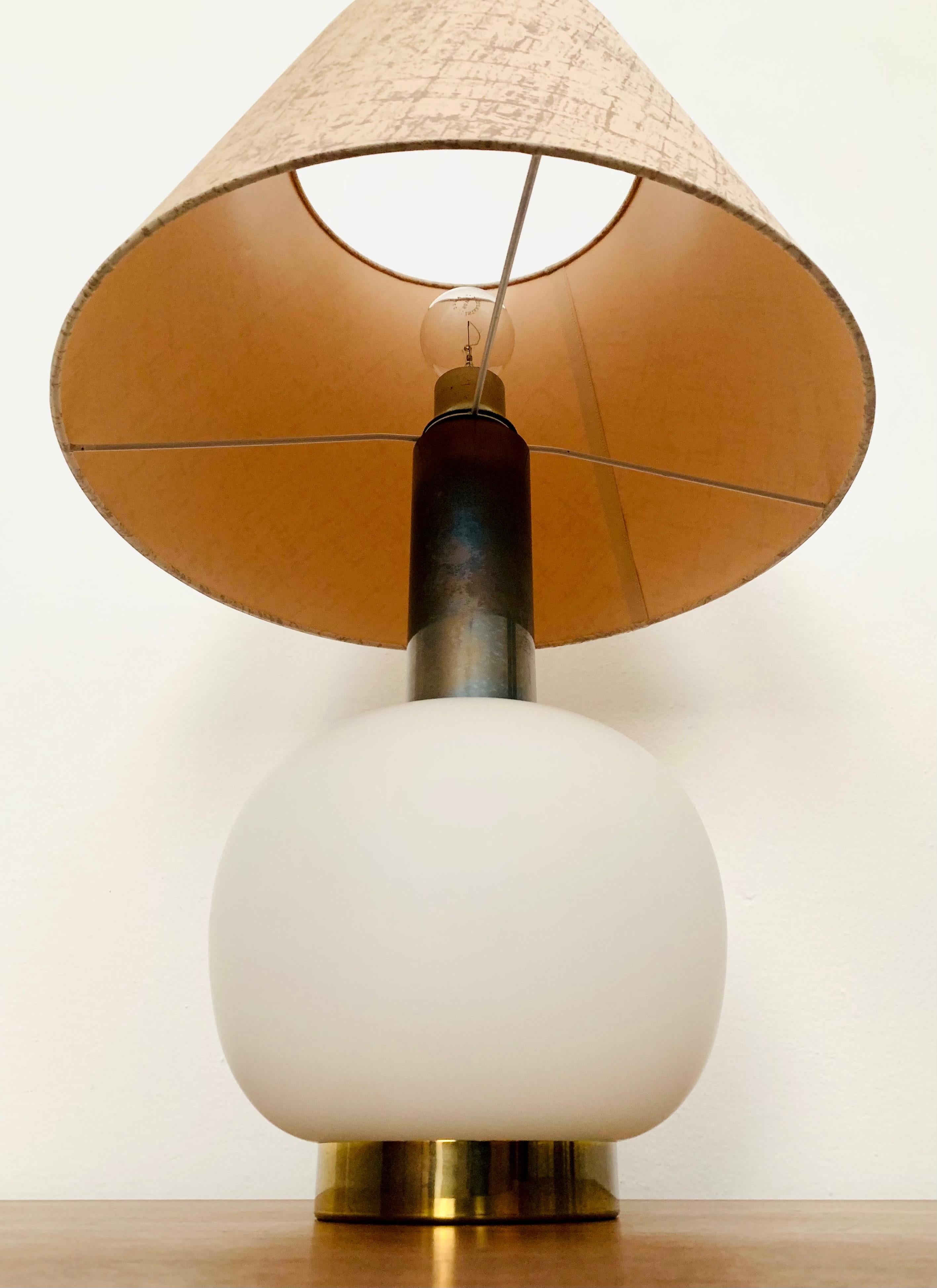 Milieu du XXe siècle Lampe de table en verre de Murano en vente