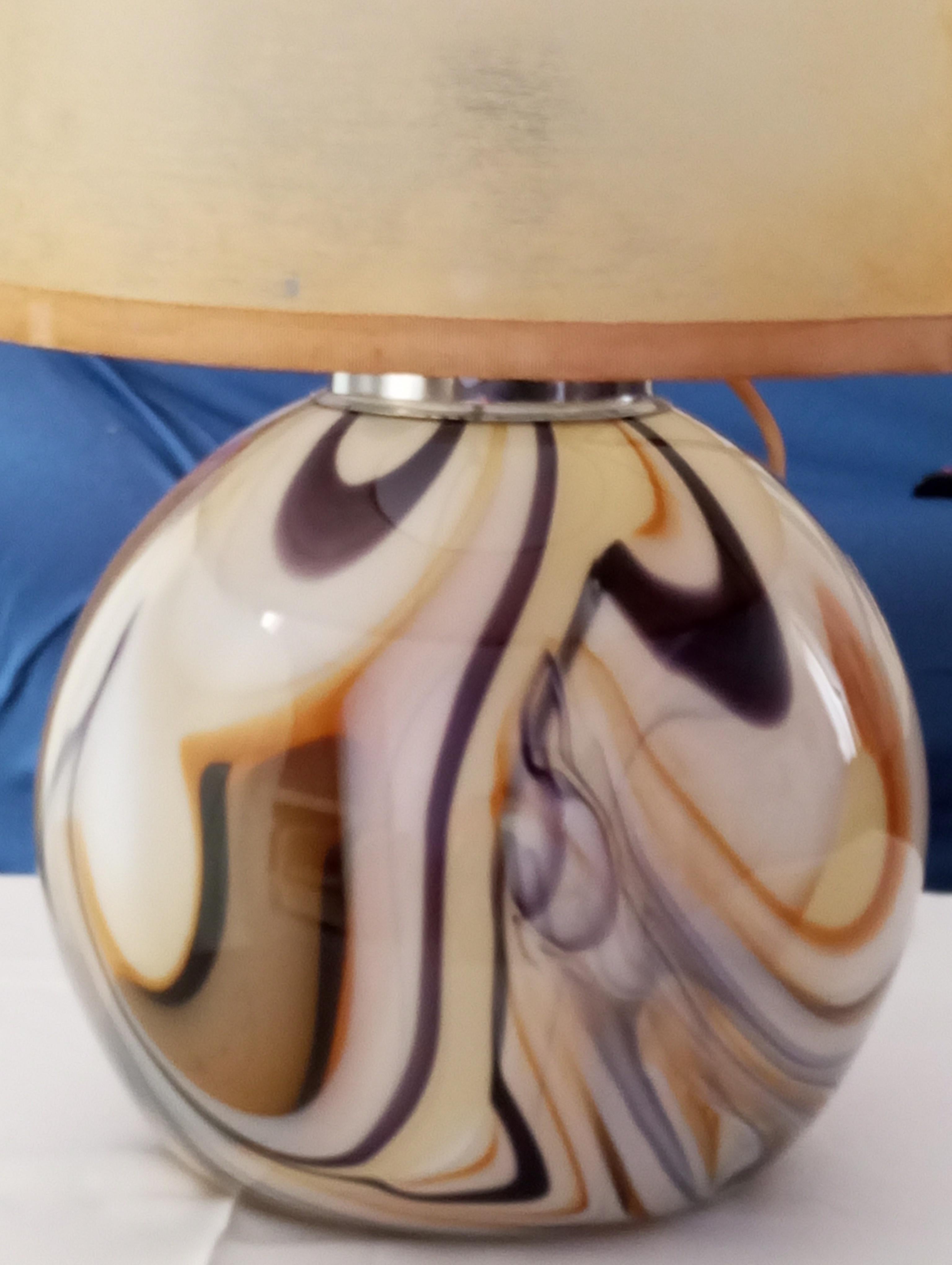 Italian Murano glass table lamp from the '70s. For Sale