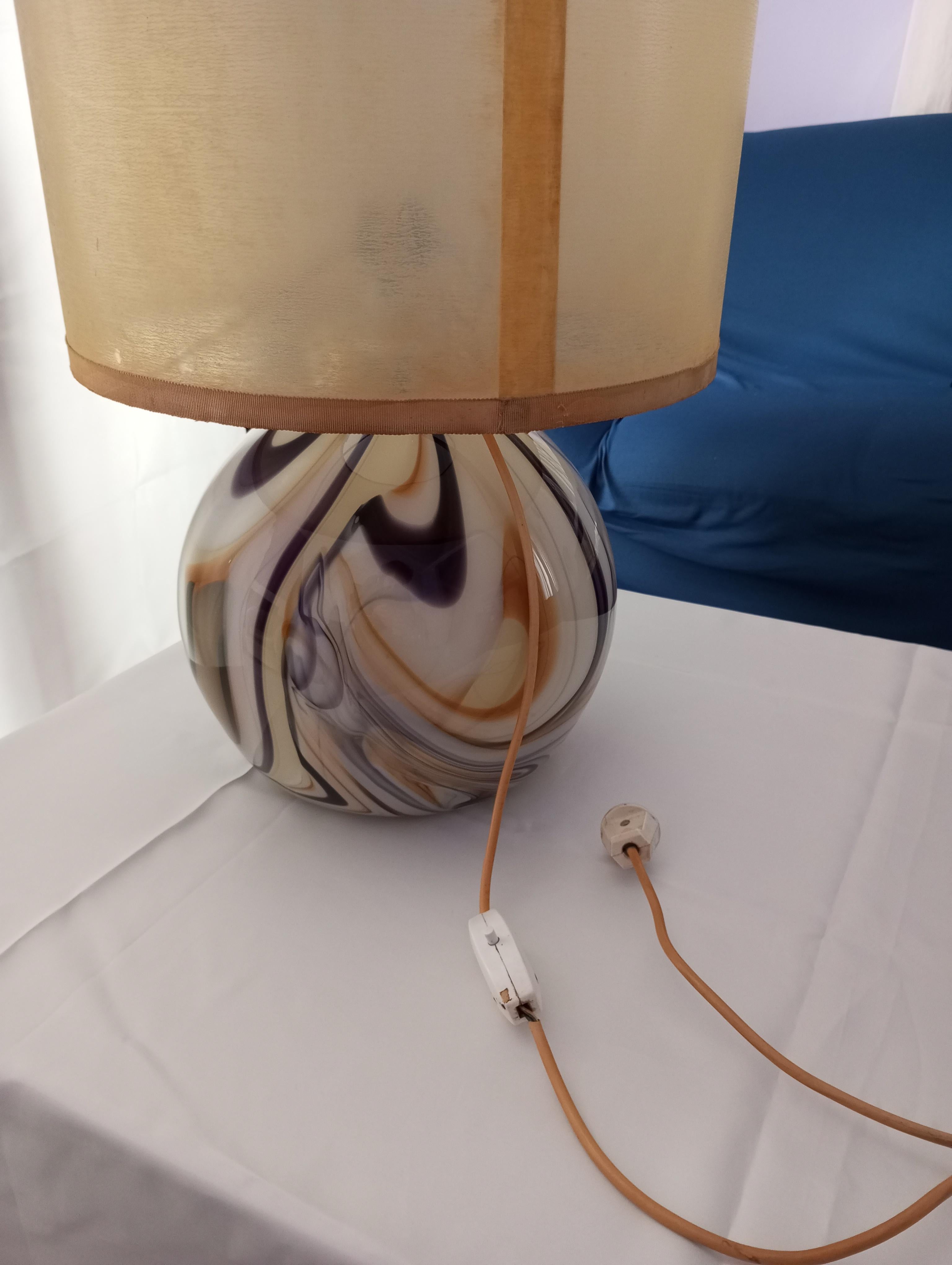 Murano glass table lamp from the '70s. For Sale 2