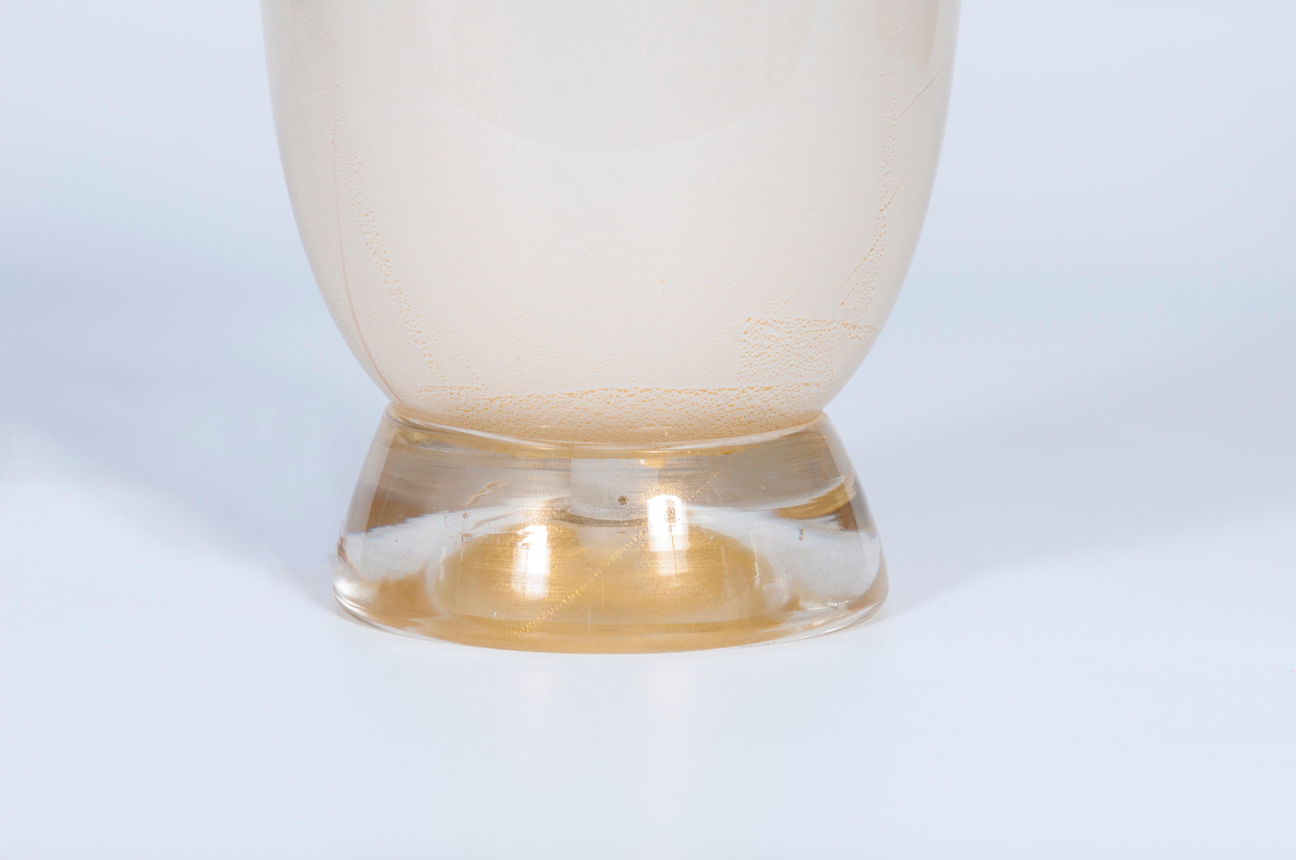 Lámpara de sobremesa de cristal de Murano en marfil y oro de Giovanni dalla Fina, años 80 en venta 3