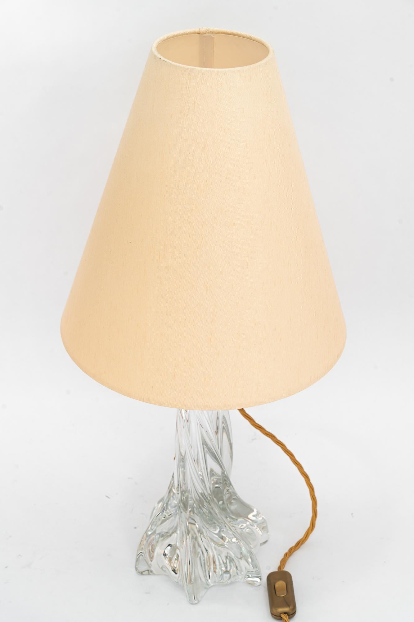 italien Lampe de table en verre de Murano avec abat-jour en tissu vienne vers 1950 en vente