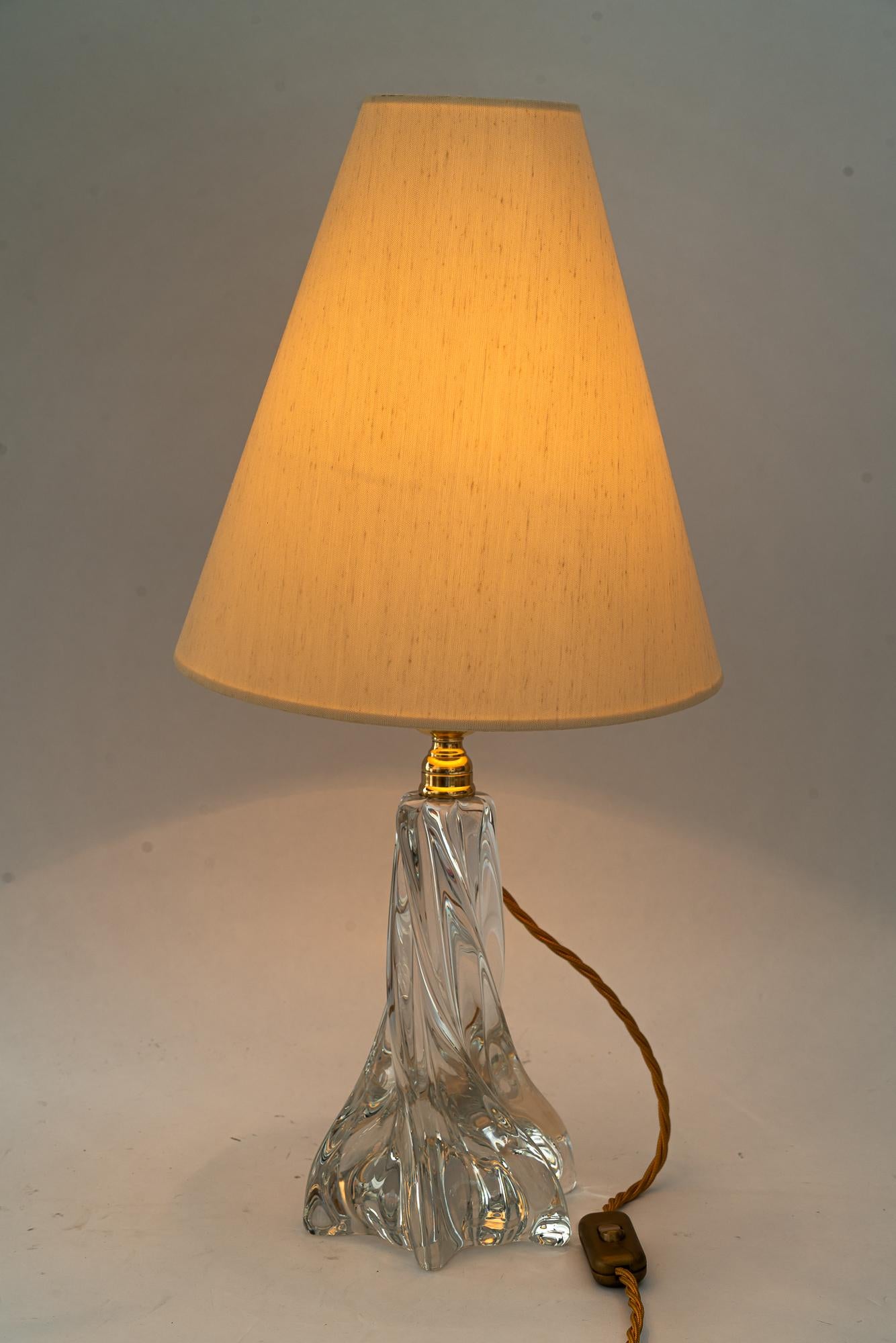 Milieu du XXe siècle Lampe de table en verre de Murano avec abat-jour en tissu vienne vers 1950 en vente