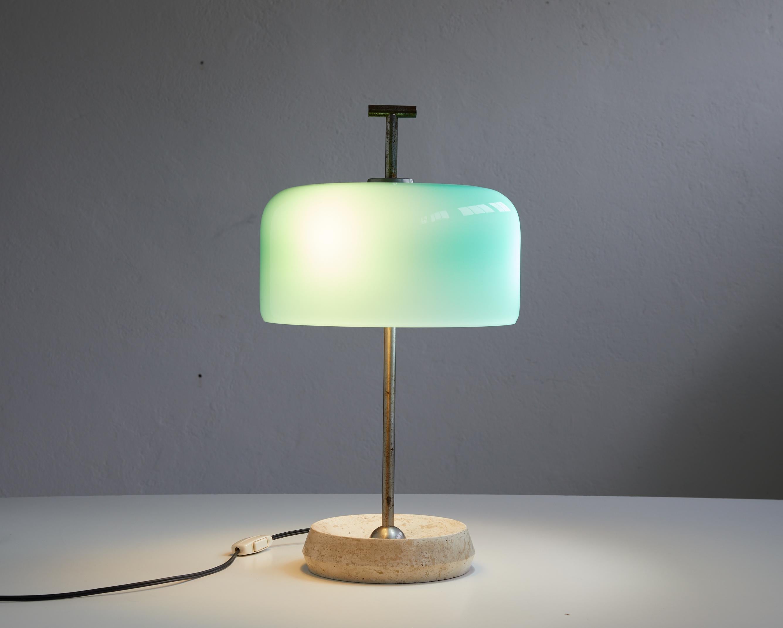 Mid-Century Modern Murano glass table lamp with travertine base attr. Vistosi, Italy around 1960 For Sale