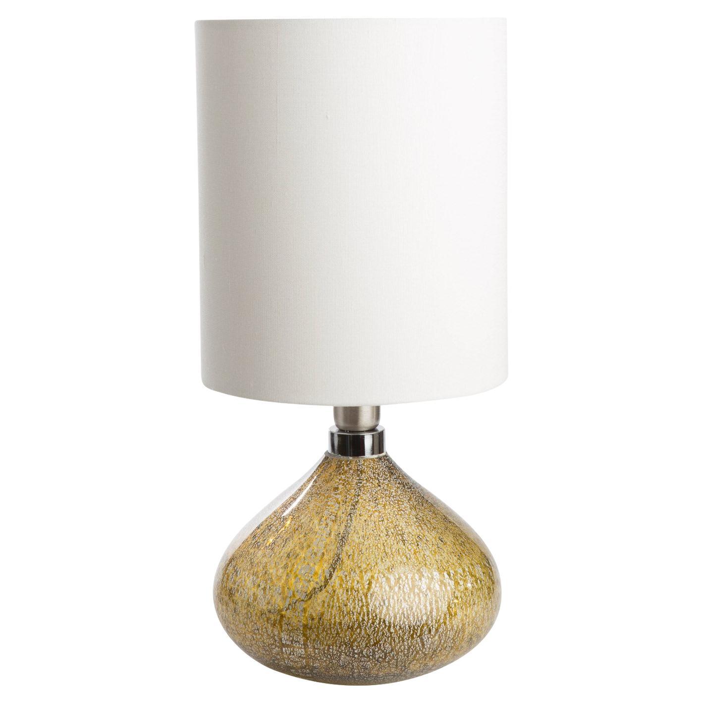 Il s'agit d'une paire de lampes de table uniques, totalement uniques, du célèbre fabricant de luminaires en verre de Murano, LAVAI.

Fabriqué en verre soufflé en forme de bulbe de tulipe (il est très difficile de souffler des pièces identiques de